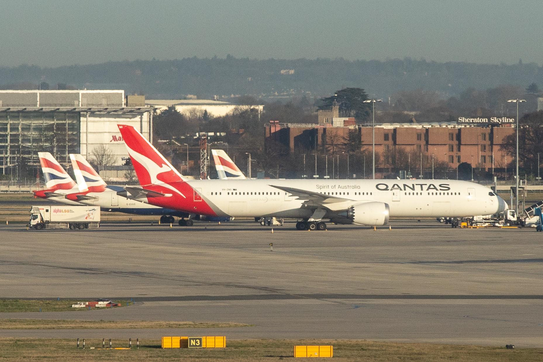 London Heathrow Airport: Qantas (QF / QFA) |  Boeing 787-9 Dreamliner B789 | VH-ZNG | MSN 36240