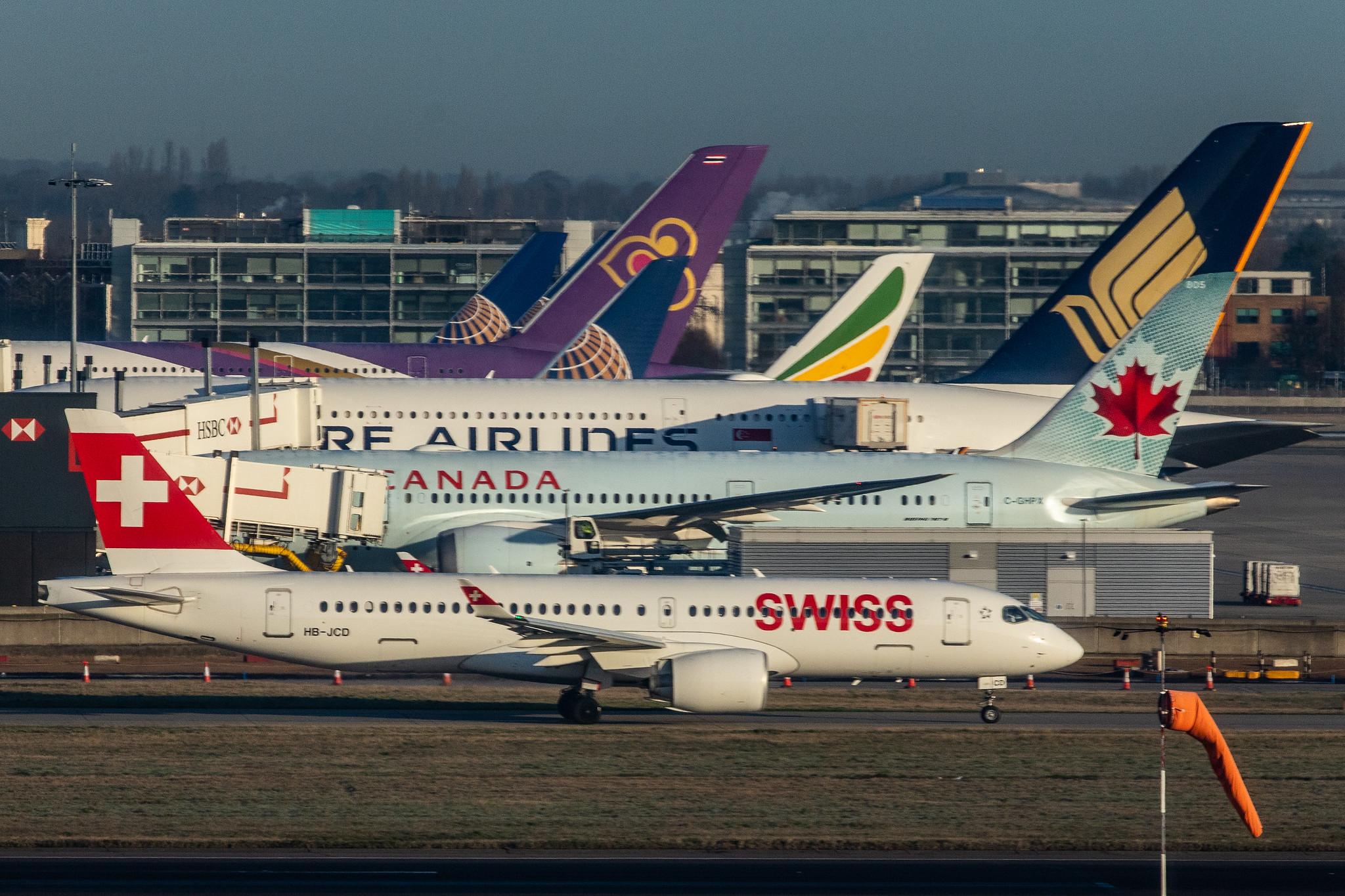London Heathrow Airport: Swiss (LX / SWR) |  Airbus A220-300 BCS3 | HB-JCD | MSN 55013
