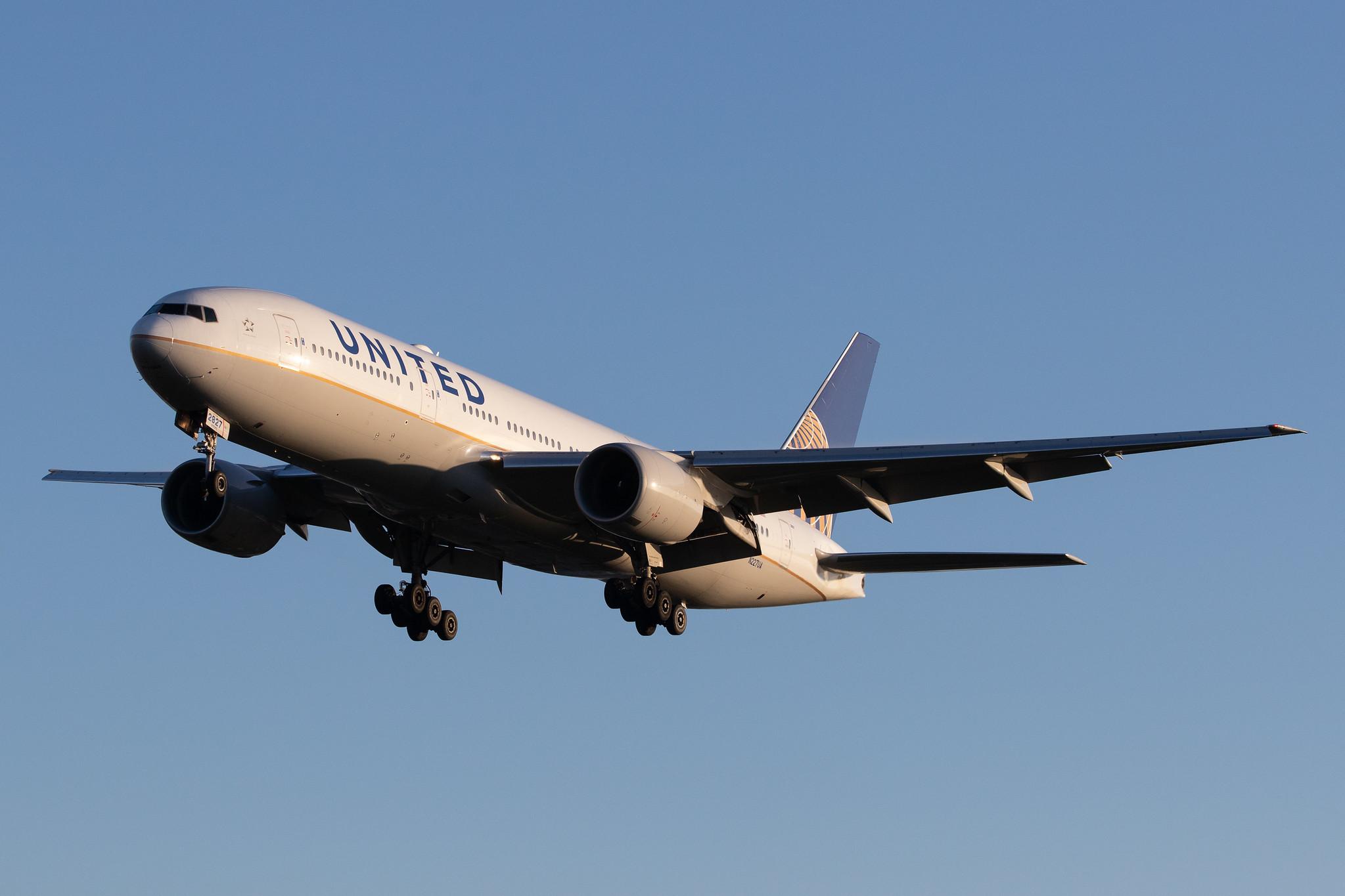 London Heathrow Airport: United Airlines (UA / UAL) |  Boeing 777-222(ER) B772 | N227UA | MSN 30555