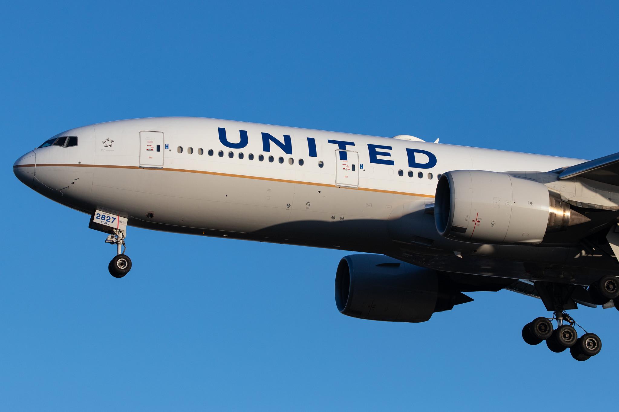 London Heathrow Airport: United Airlines (UA / UAL) |  Boeing 777-222(ER) B772 | N227UA | MSN 30555