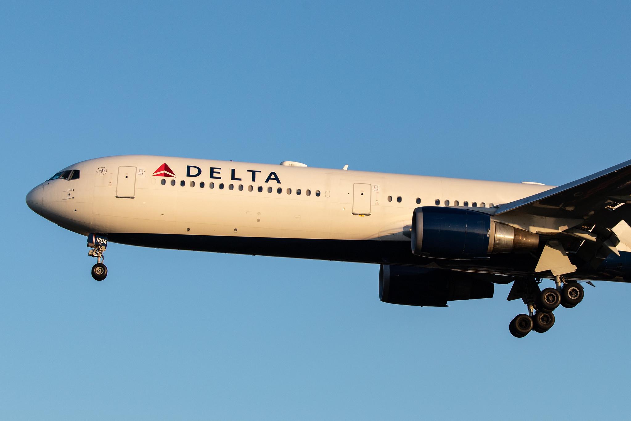 London Heathrow Airport: Delta Air Lines (DL / DAL) |  Boeing 767-432(ER) B764 | N828MH | MSN 29699