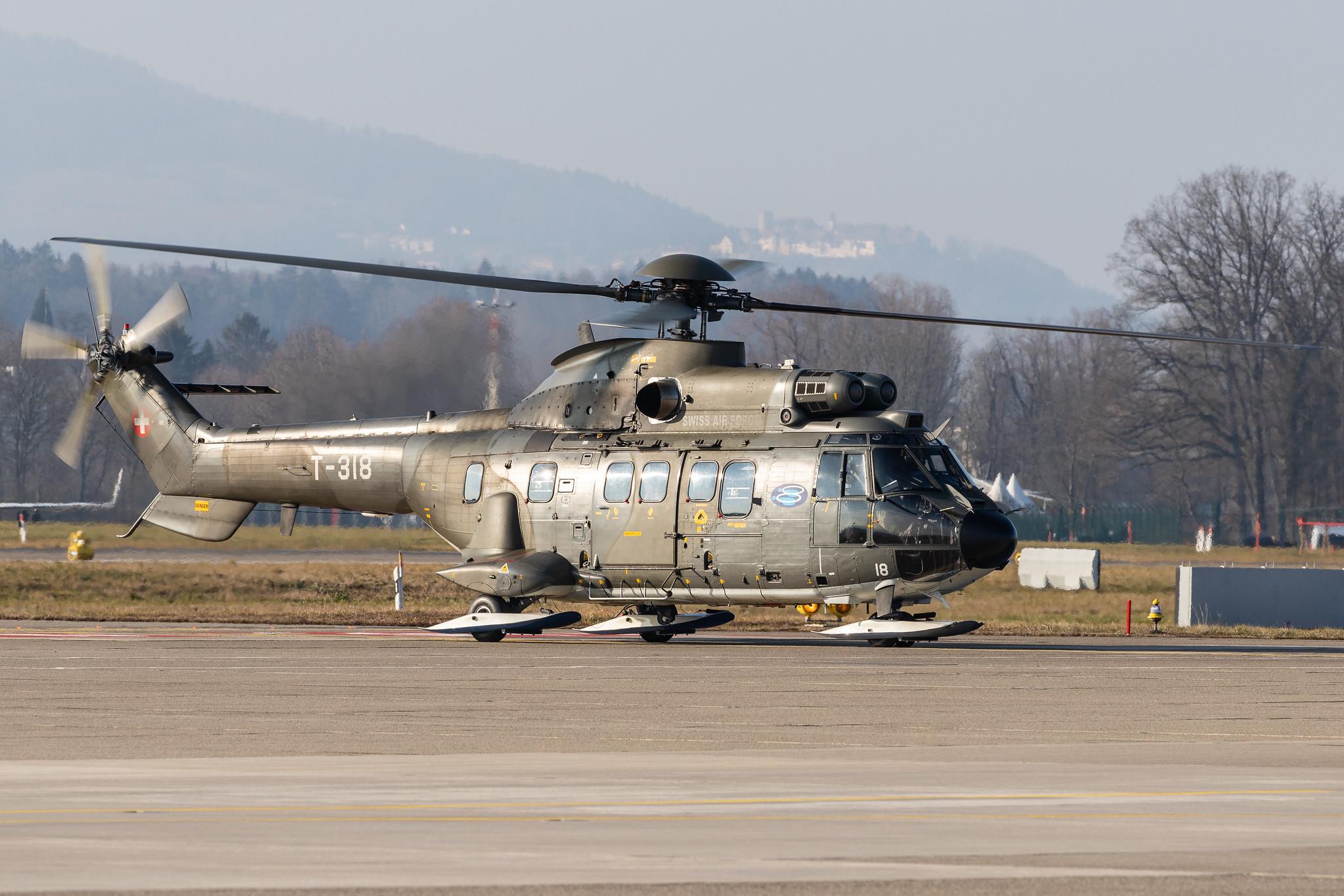 Flughafen Zürich: Swiss Air Force |  Eurocopter AS-532UL Cougar AS32 | T-318 | MSN 2340