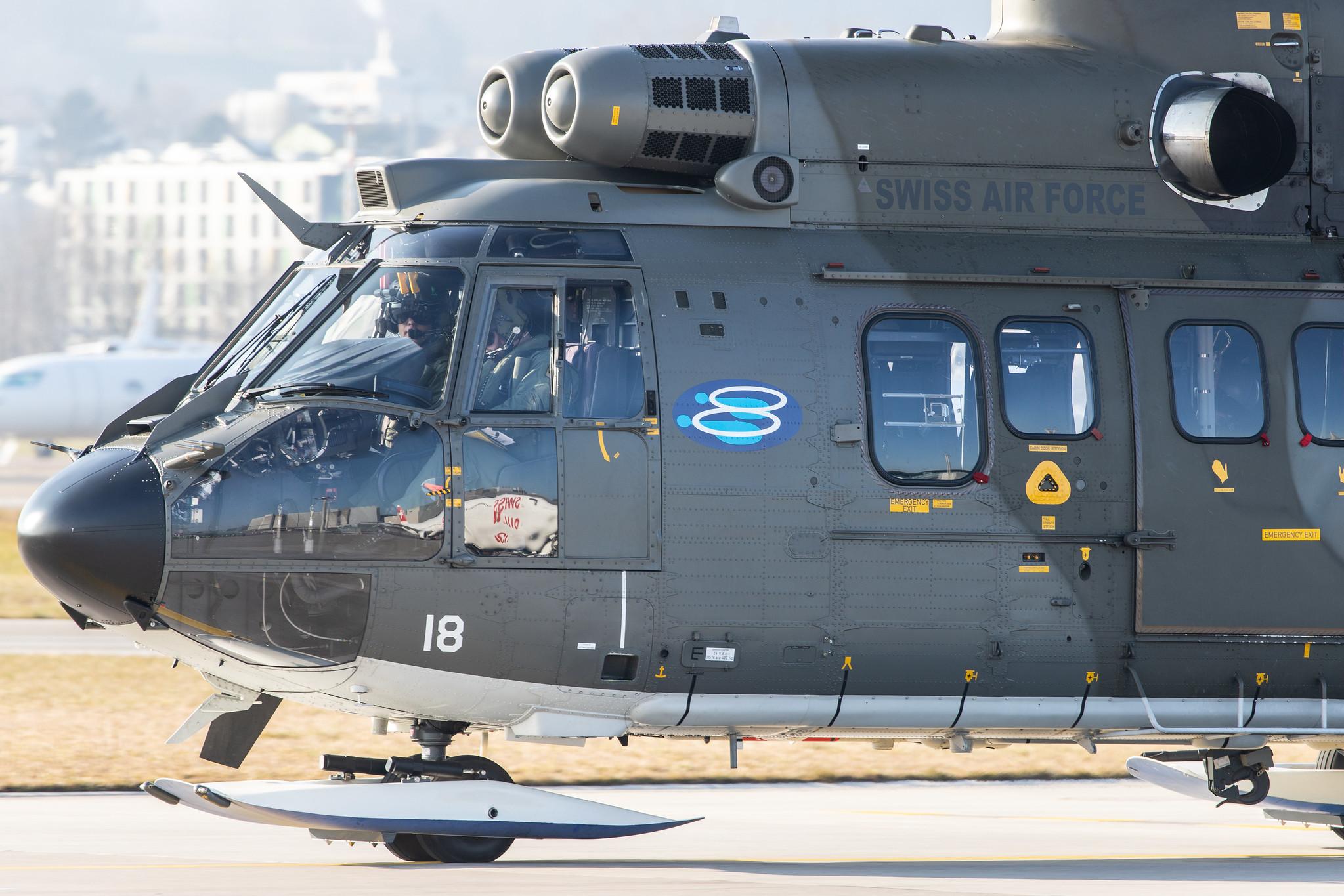 Flughafen Zürich: Swiss Air Force |  Eurocopter AS-532UL Cougar AS32 | T-318 | MSN 2340