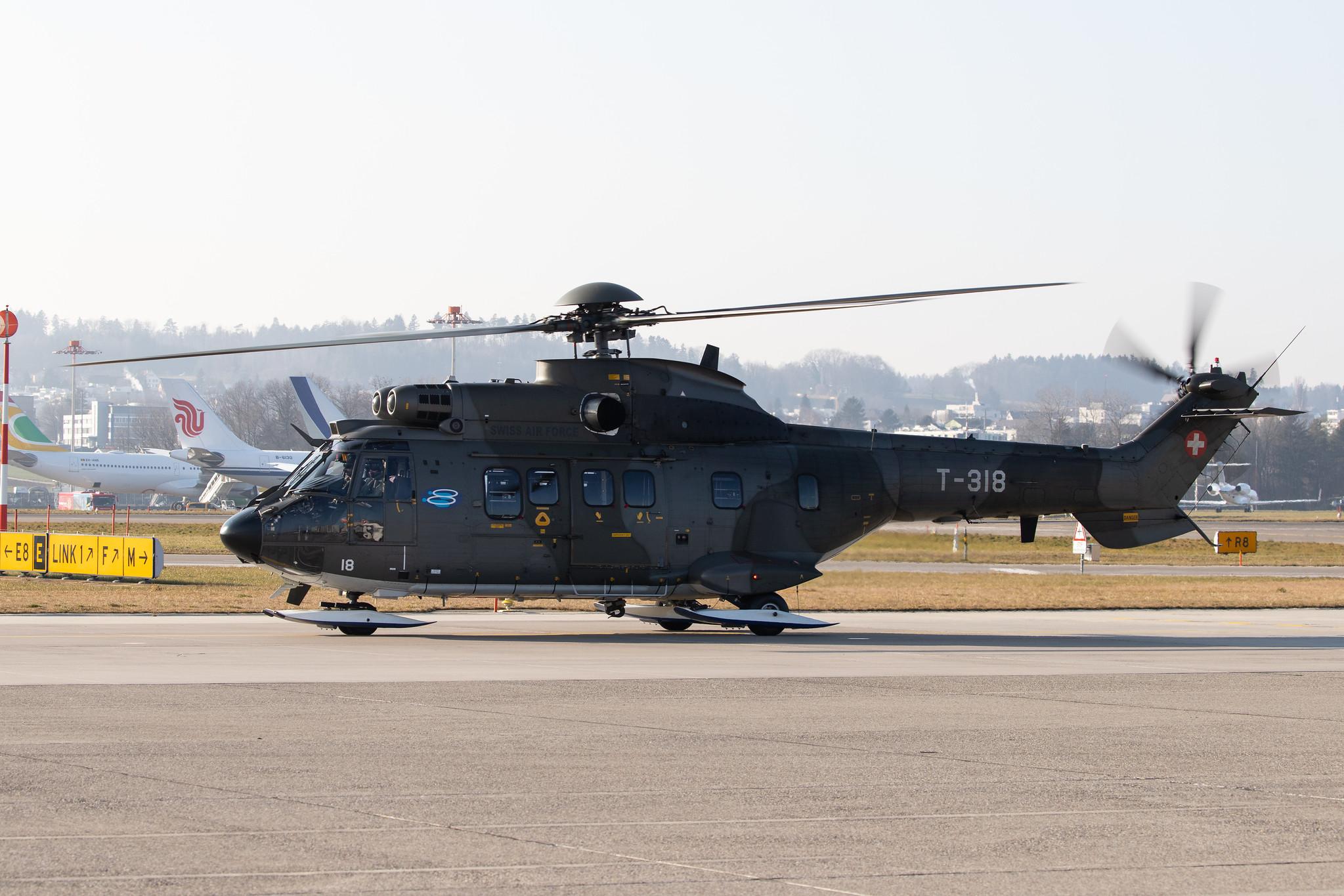 Flughafen Zürich: Swiss Air Force |  Eurocopter AS-532UL Cougar AS32 | T-318 | MSN 2340