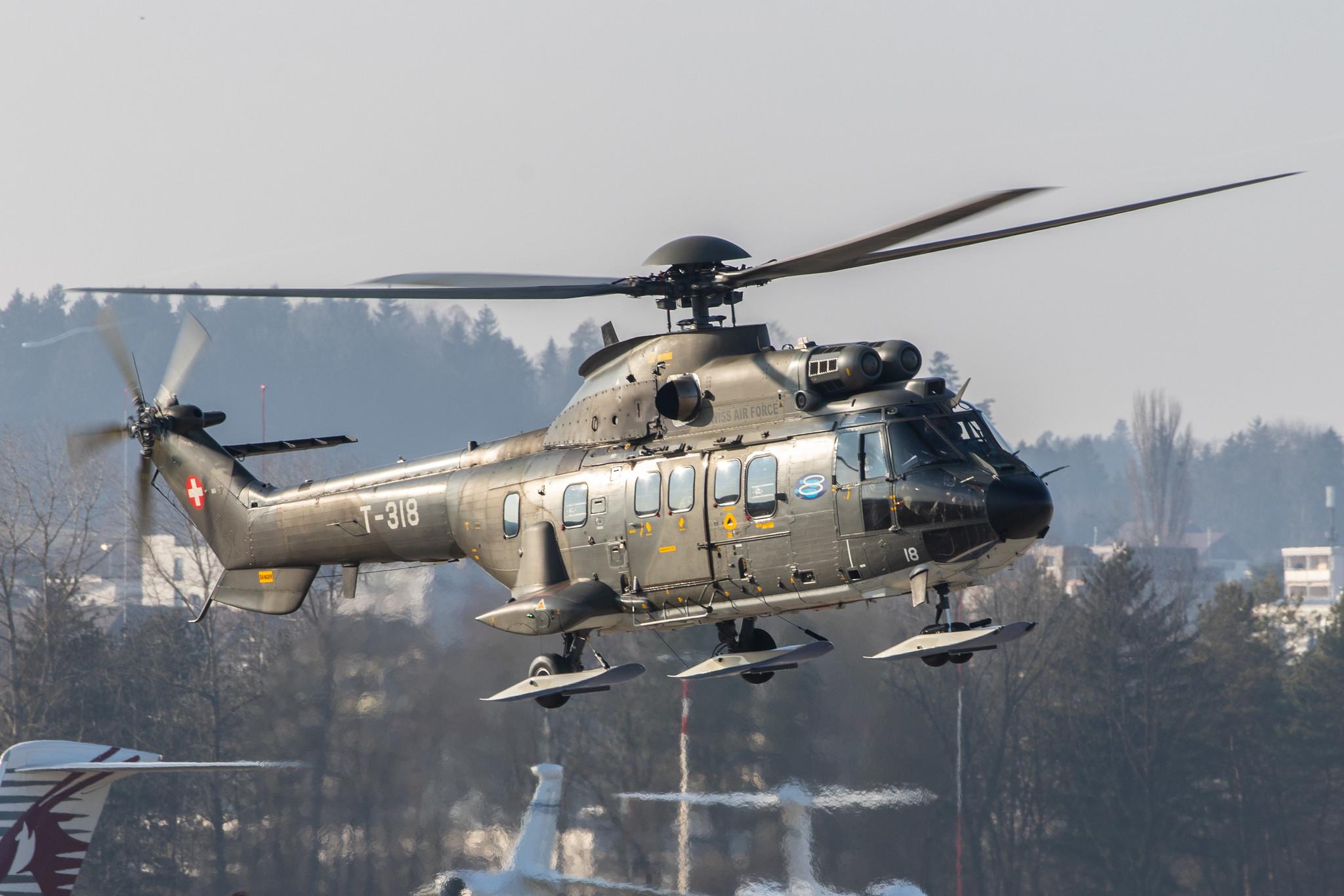 Flughafen Zürich: Swiss Air Force |  Eurocopter AS-532UL Cougar AS32 | T-318 | MSN 2340