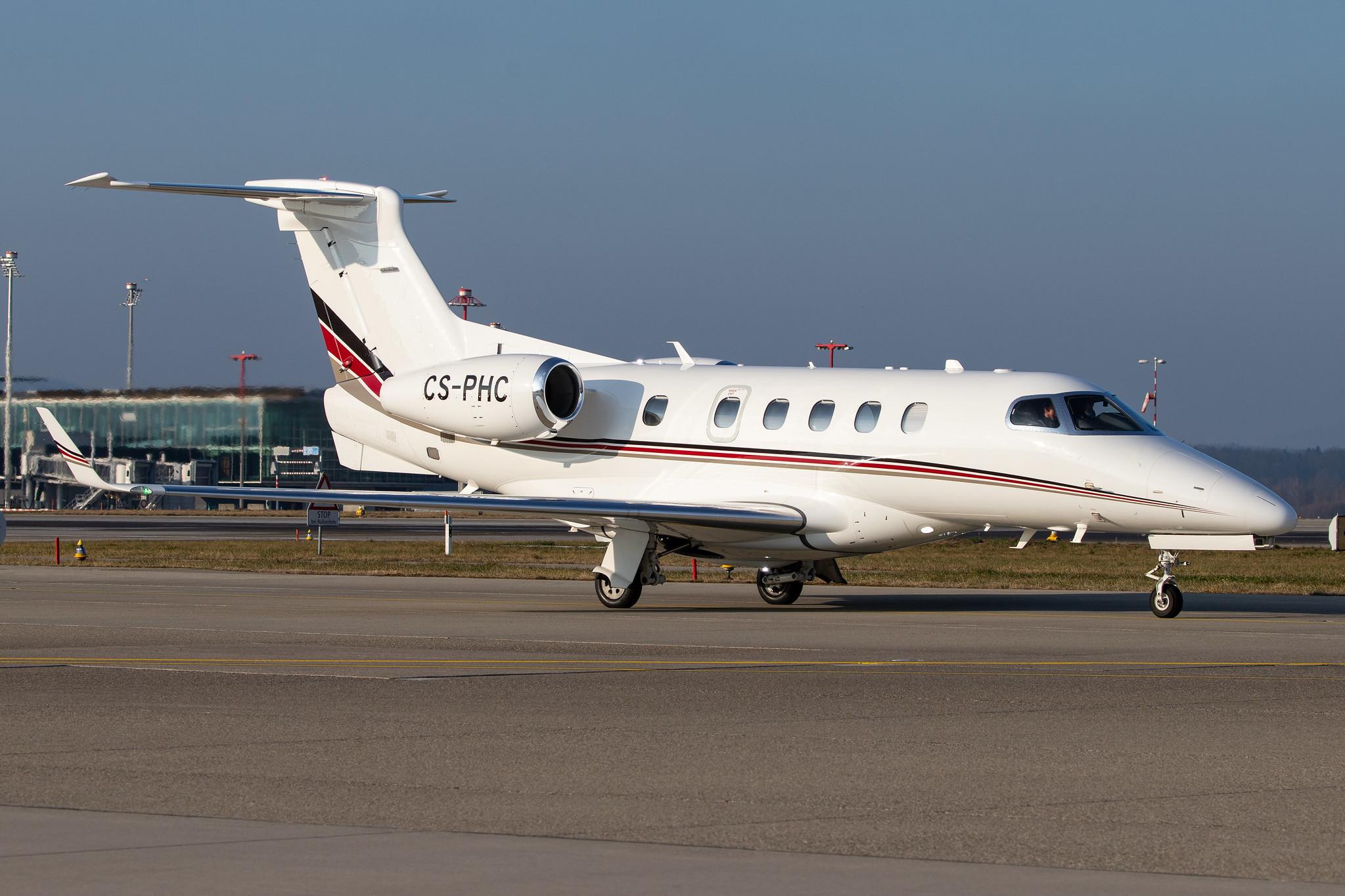 Flughafen Zürich: Netjets Europe (/ NJE) | Operator: NetJets |  Embraer Phenom 300 E55P | CS-PHC | MSN 50500214