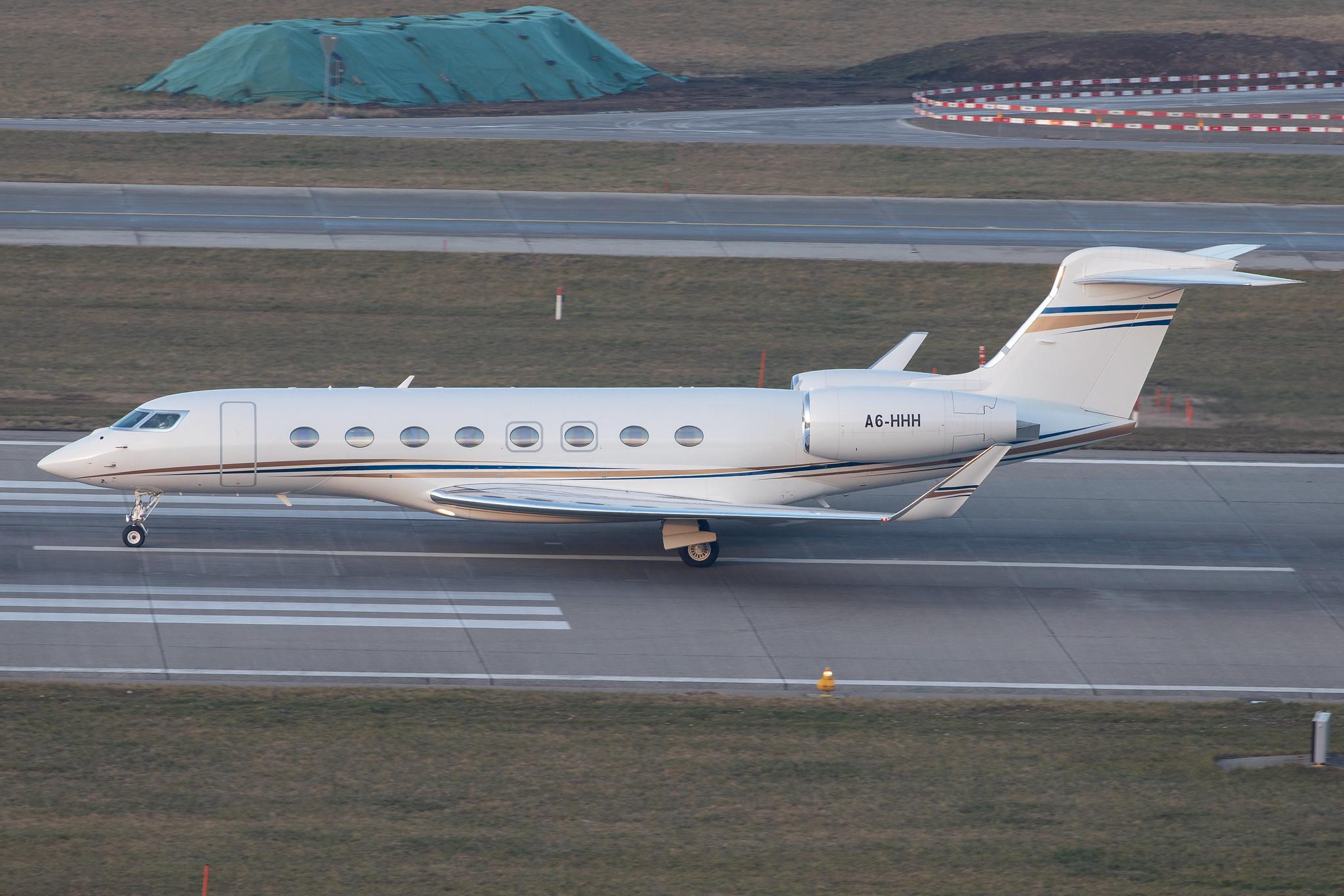 Flughafen Zürich: Dubai Air Wing (/ DUB) |  Gulfstream G400 GLF4 | A6-HHH | MSN 1531