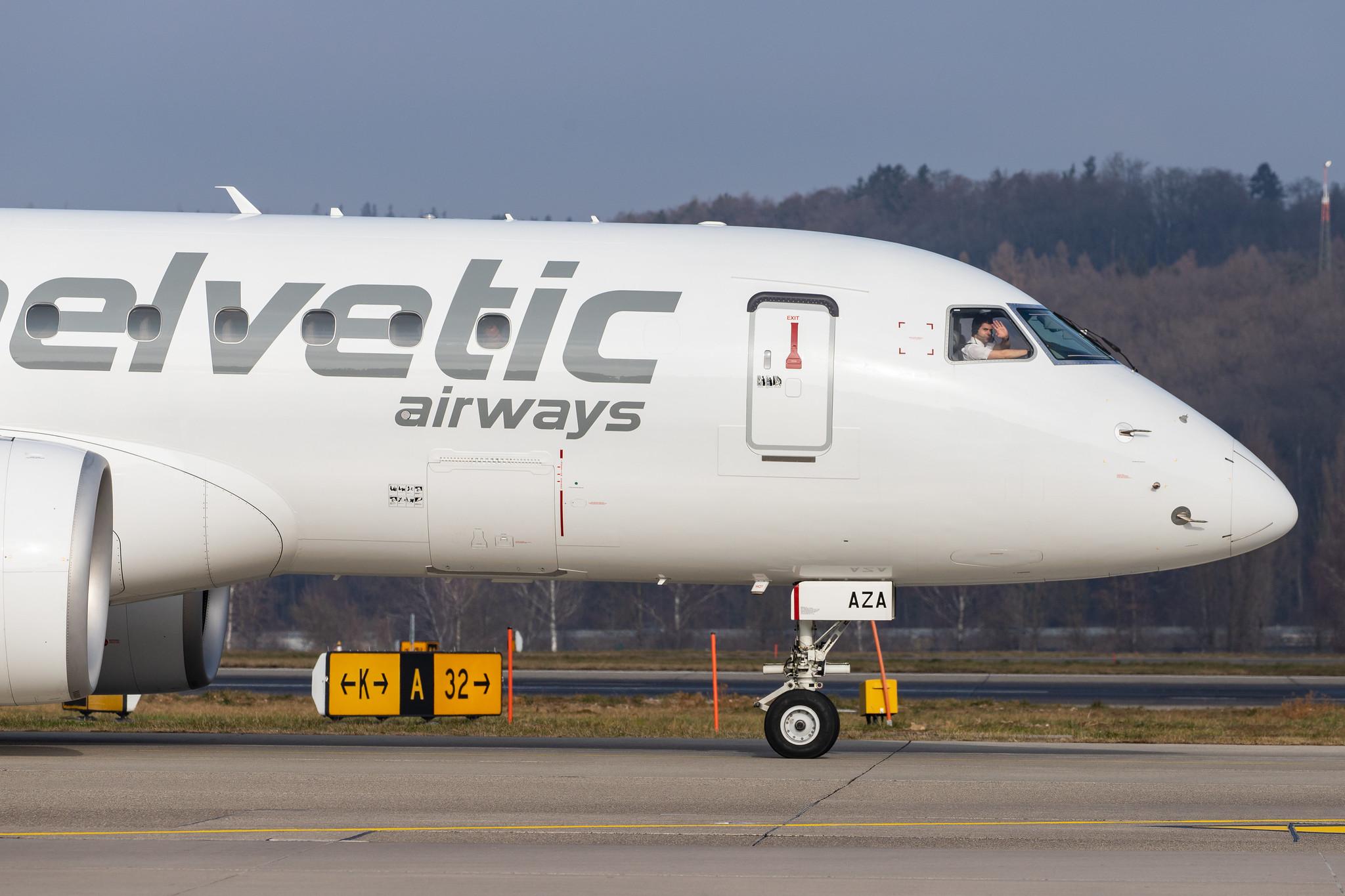 Flughafen Zürich: Helvetic Airways (2L / OAW) |  Embraer E190-E2 E290 | HB-AZA | MSN 19020022