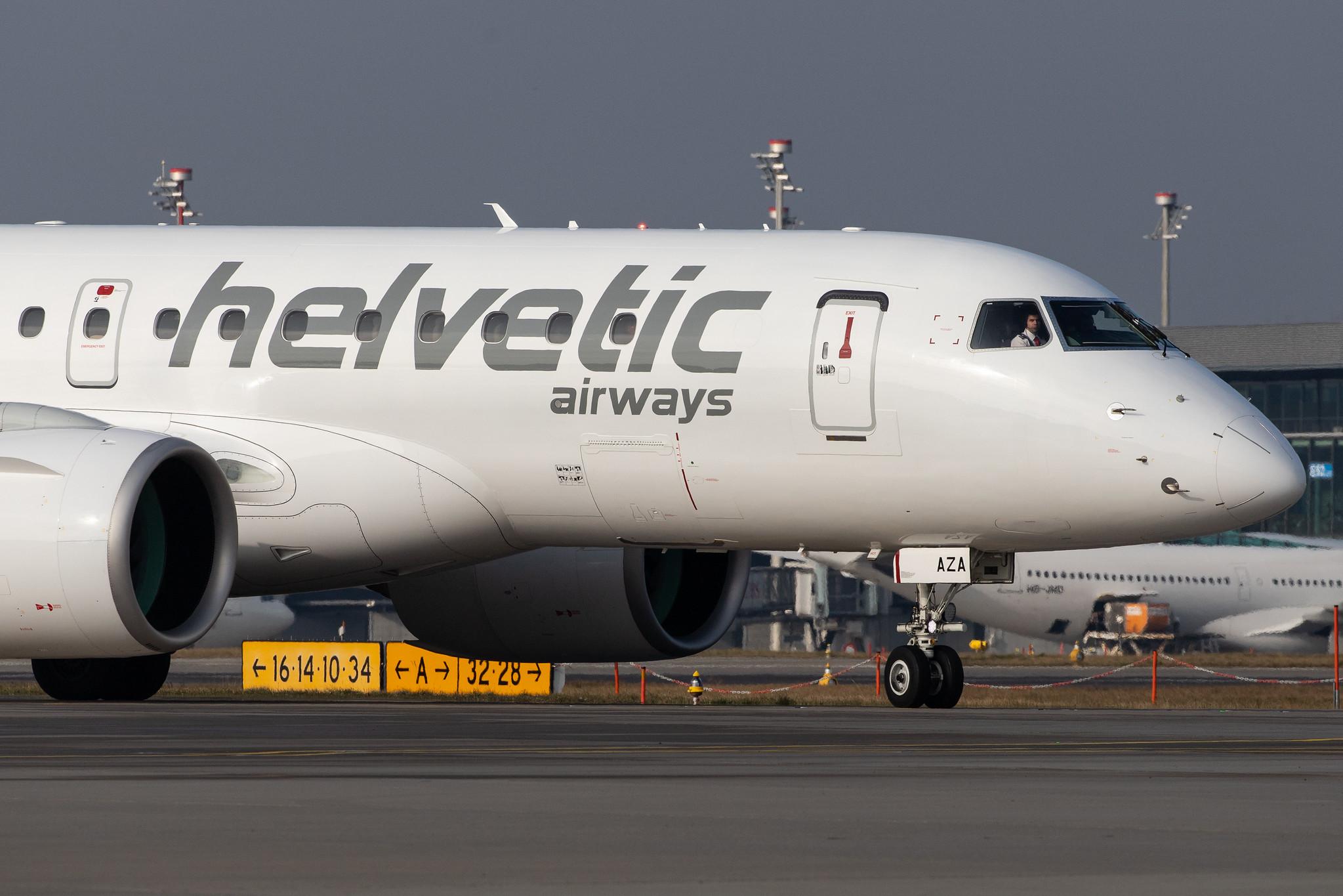 Flughafen Zürich: Helvetic Airways (2L / OAW) |  Embraer E190-E2 E290 | HB-AZA | MSN 19020022