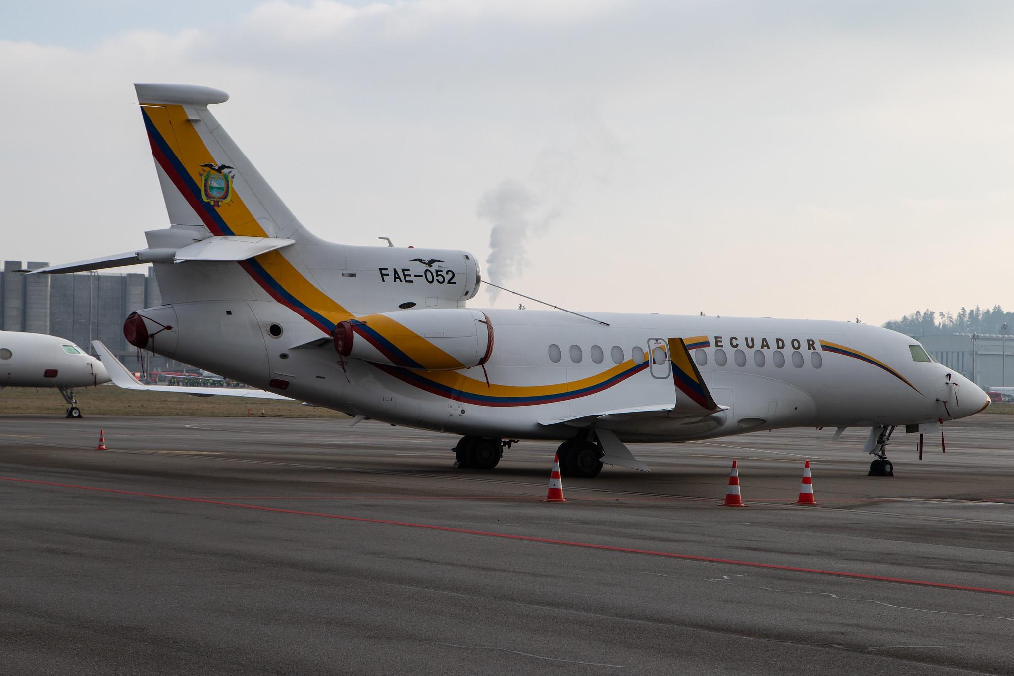 Flughafen Zürich: Ecuadorian Air Force |  Dassault Falcon 7X FA7X | FAE-052 | MSN 185