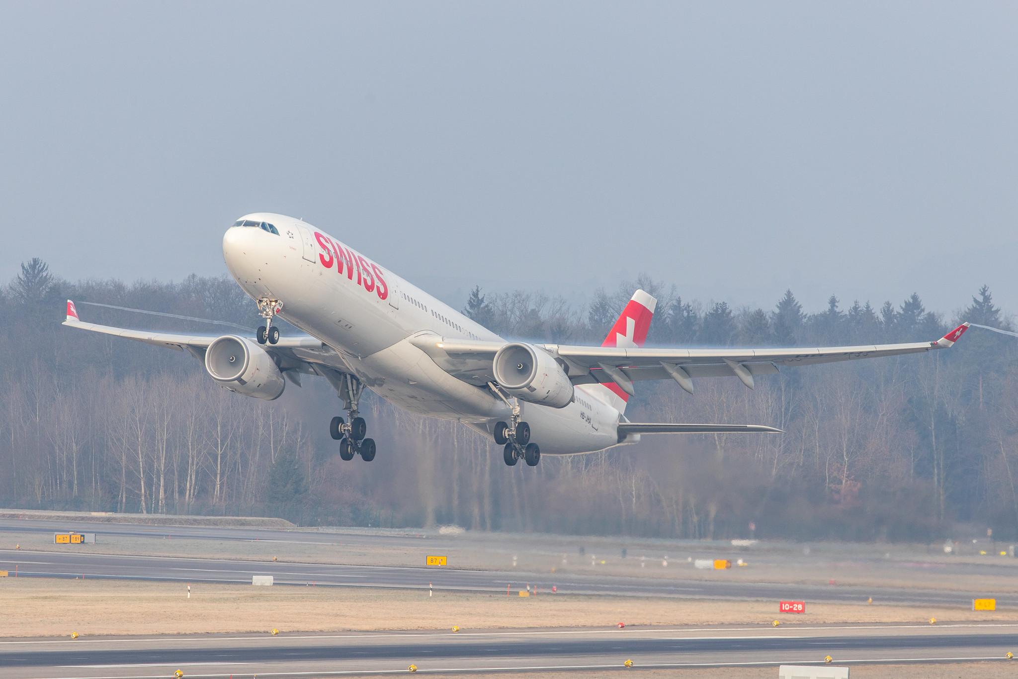 Flughafen Zürich: Swiss (LX / SWR) |  Airbus A330-343 A333 | HB-JHA | MSN 1000