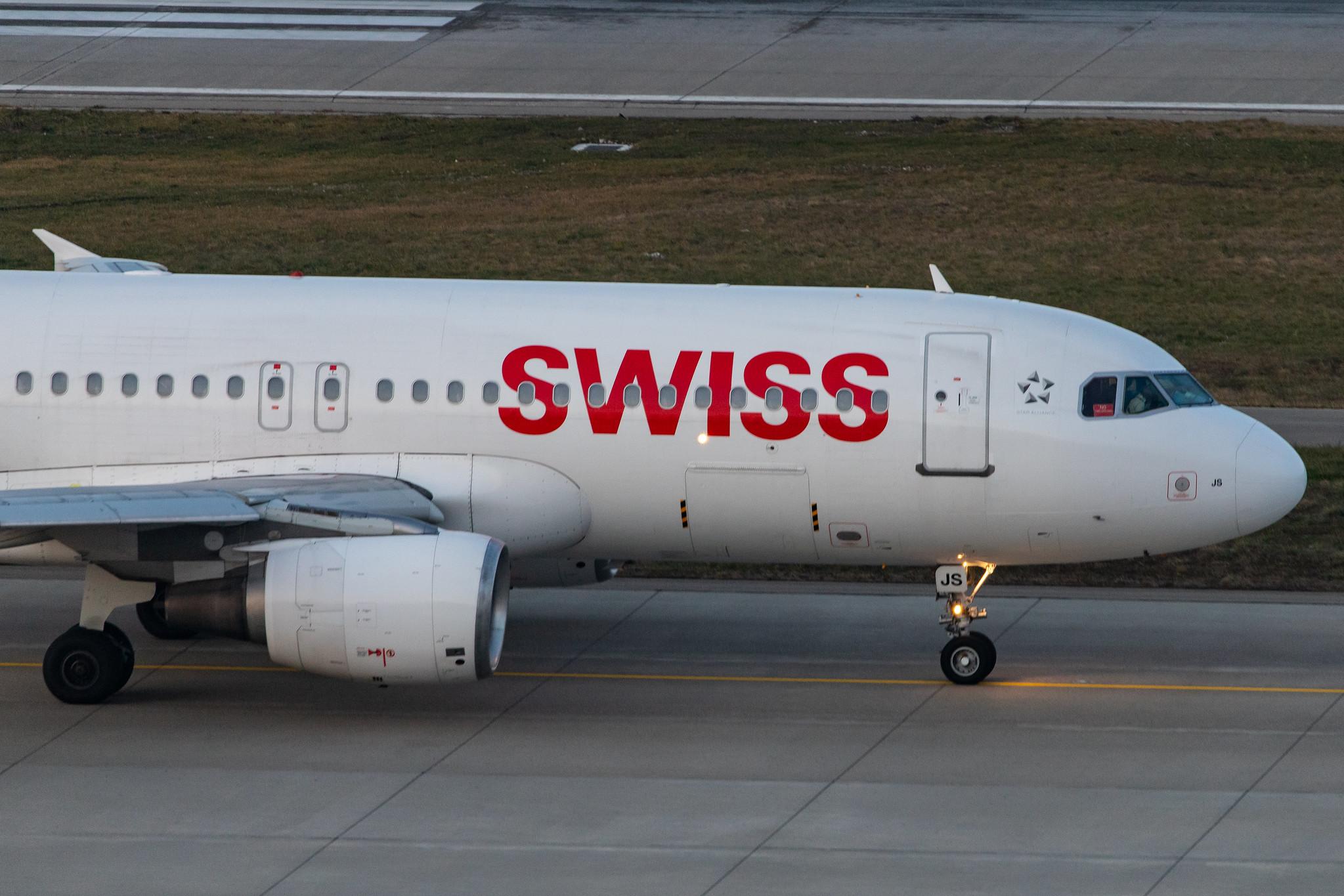 Flughafen Zürich: Swiss (LX / SWR) |  Airbus A320-214 A320 | HB-IJS | MSN 0782