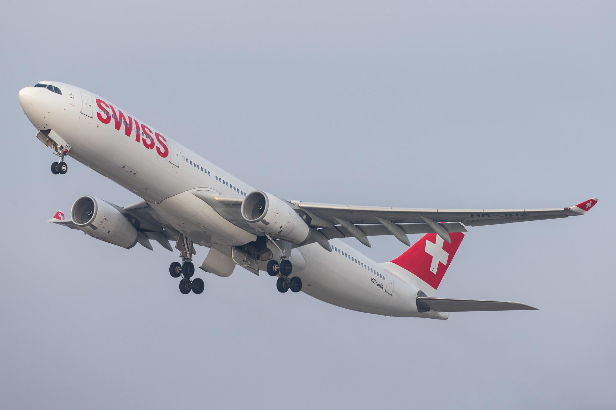 Flughafen Zürich: Swiss (LX / SWR) |  Airbus A330-343 A333 | HB-JHA | MSN 1000