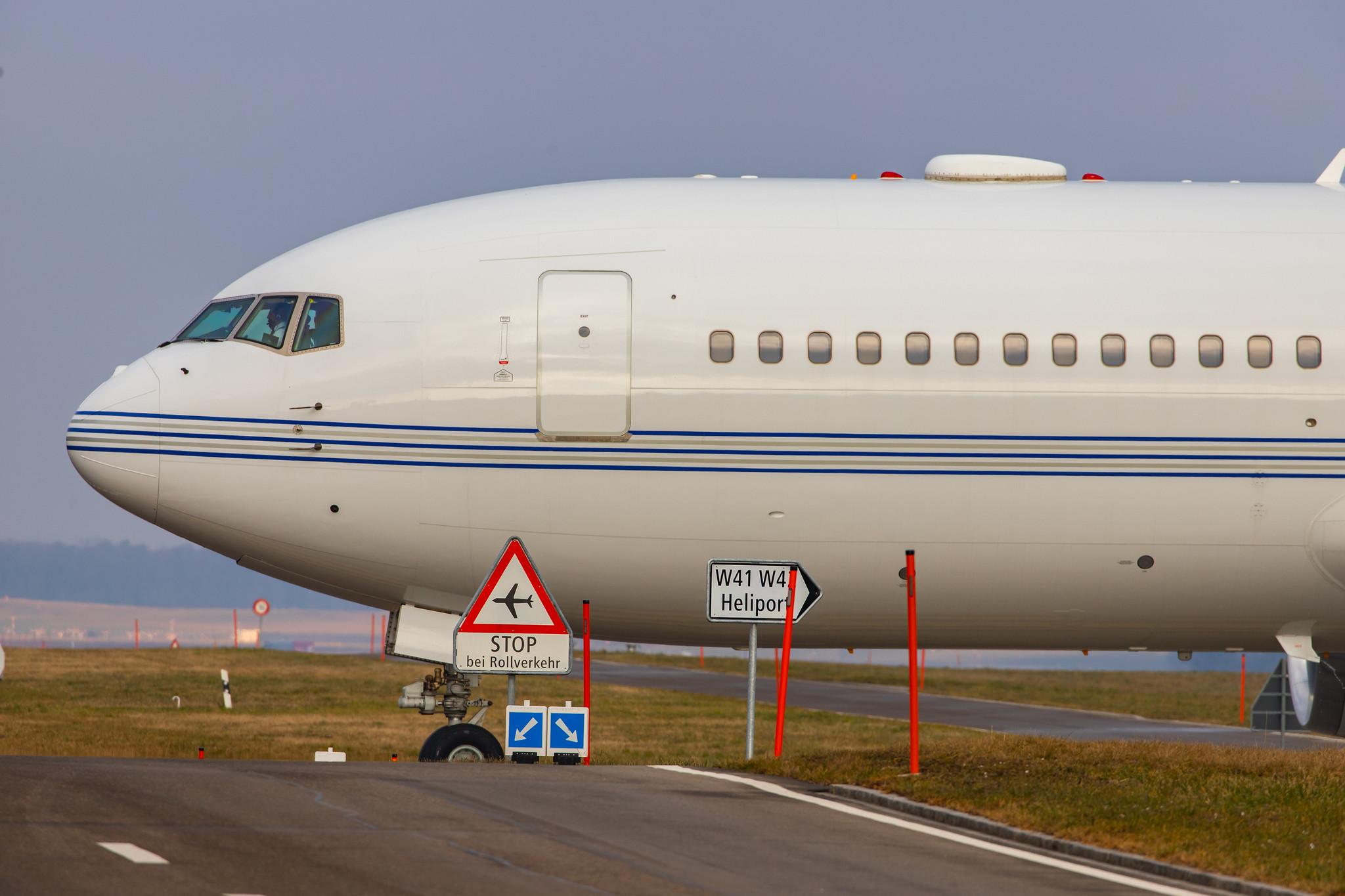 Flughafen Zürich: Private owner |  Boeing 767-2AX B762 | N767A | MSN 33685