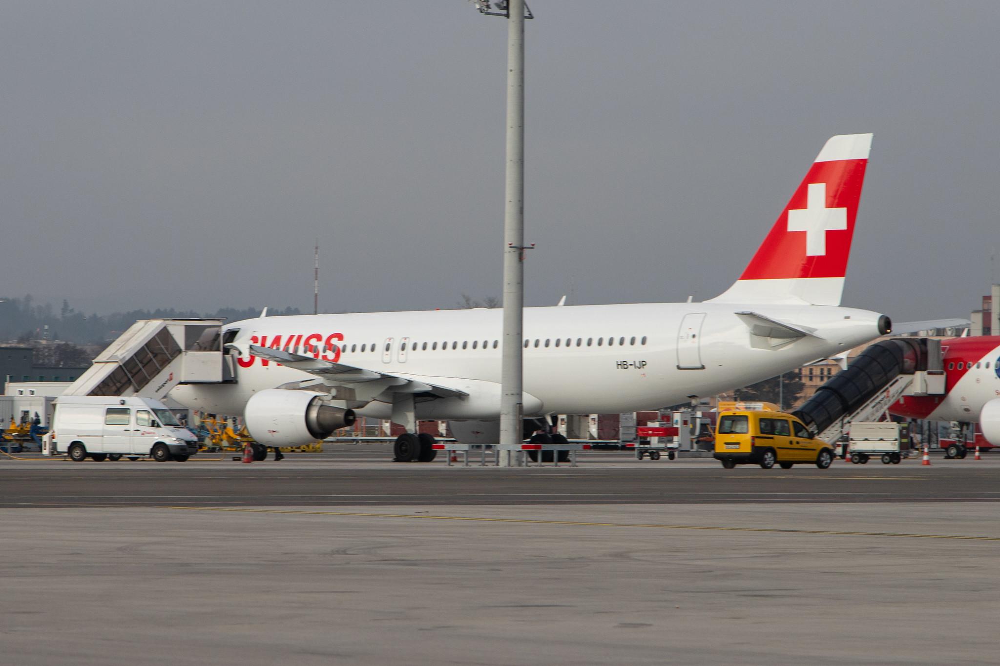 Flughafen Zürich: Swiss (LX / SWR) |  Airbus A320-214 A320 | HB-IJP | MSN 0681