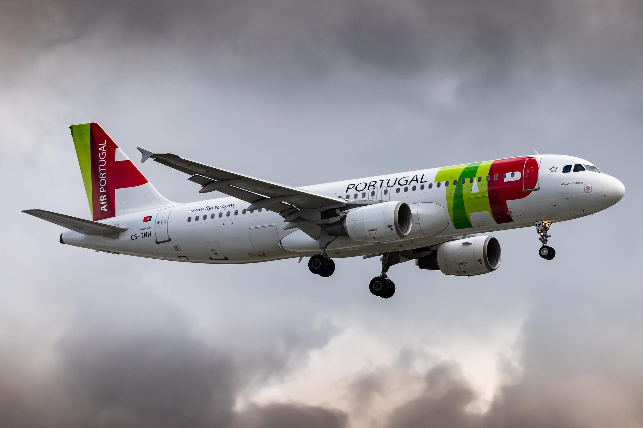 London Heathrow Airport: TAP Air Portugal (TP / TAP) |  Airbus A320-214 A320 | CS-TNH | MSN 0960