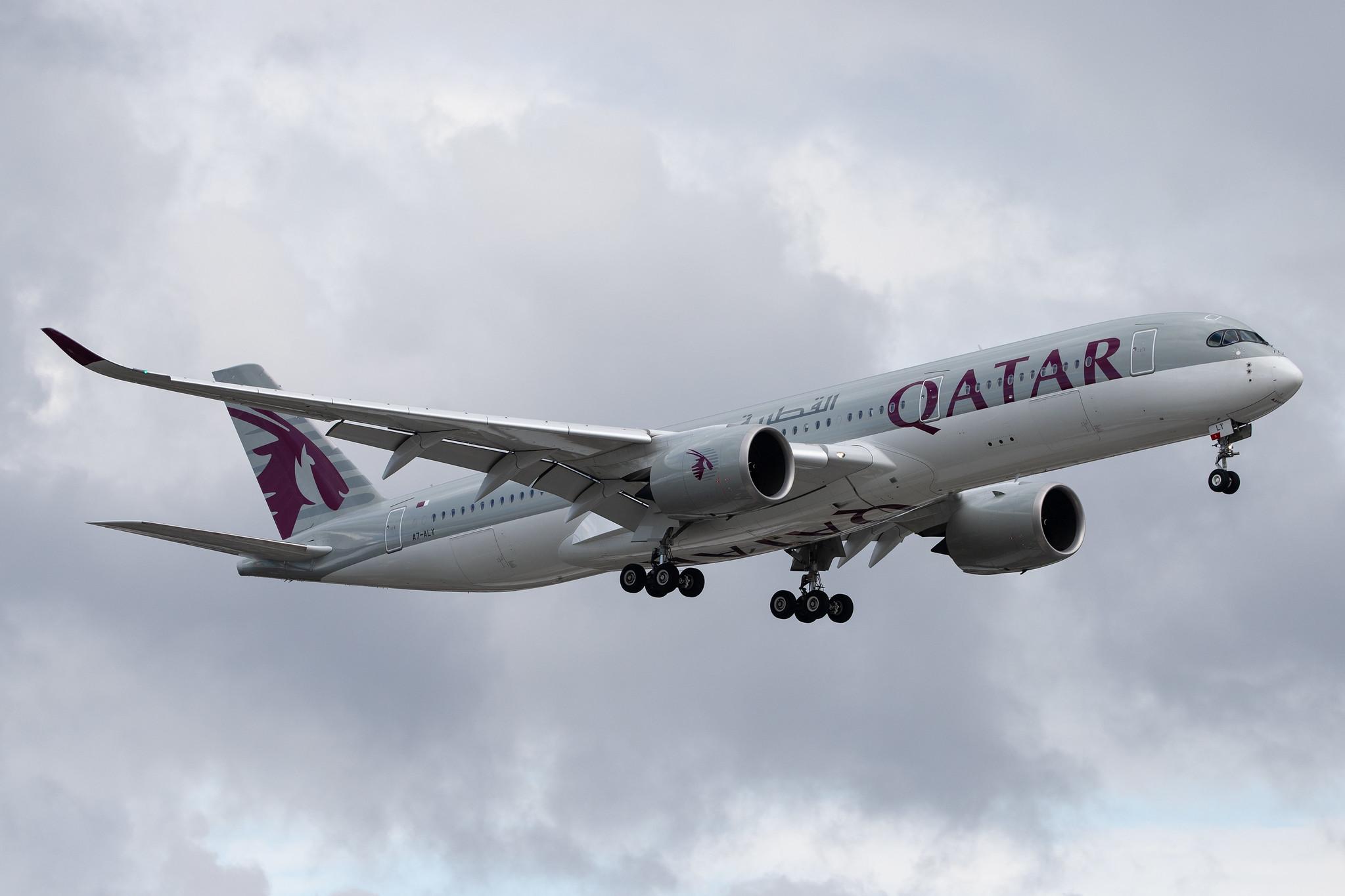 London Heathrow Airport: Qatar Airways (QR / QTR) |  Airbus A350-941 A359 | A7-ALY | MSN 132