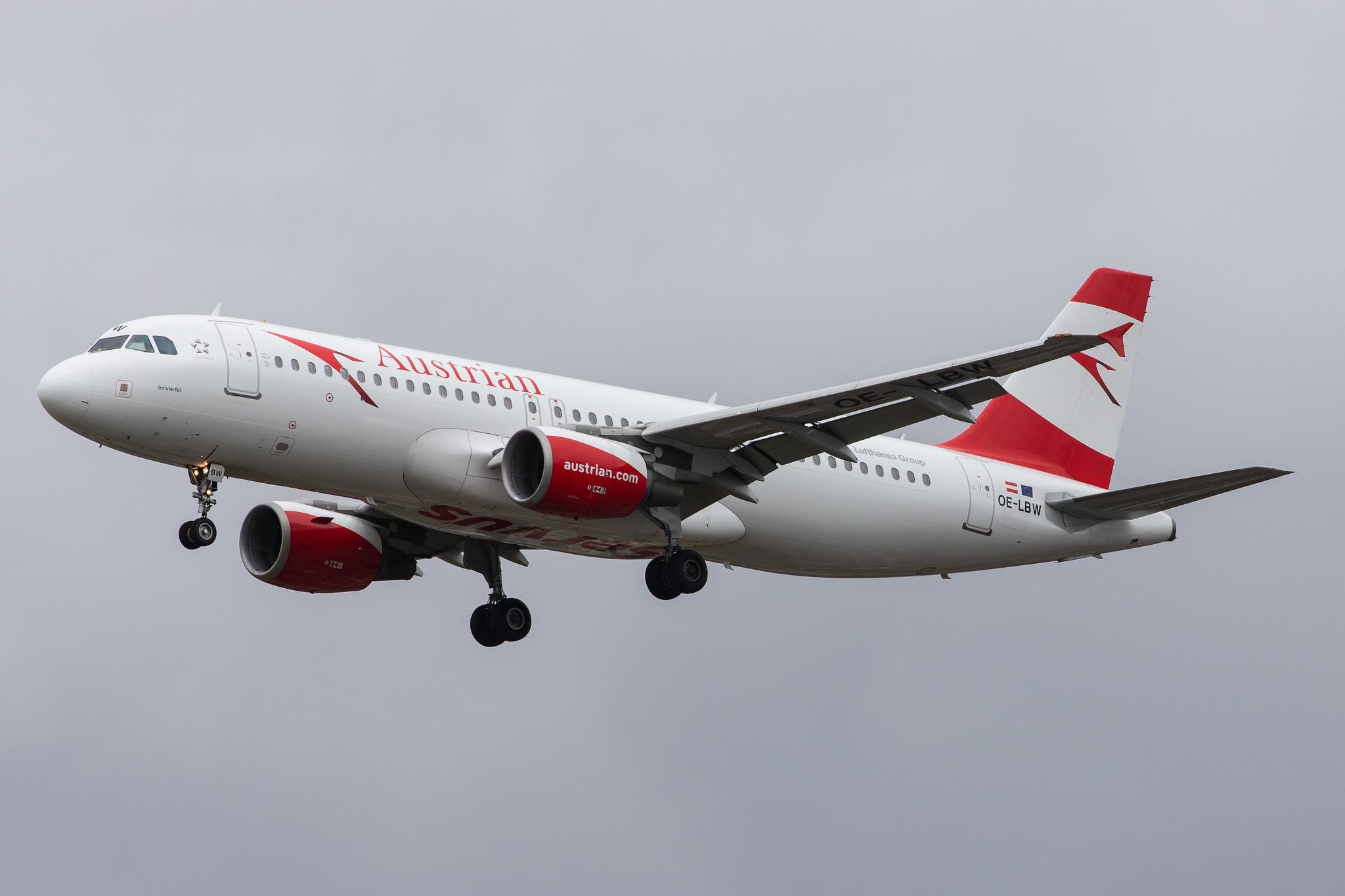 London Heathrow Airport: Austrian Airlines (OS / AUA) |  Airbus A320-214 A320 | OE-LBW | MSN 1678