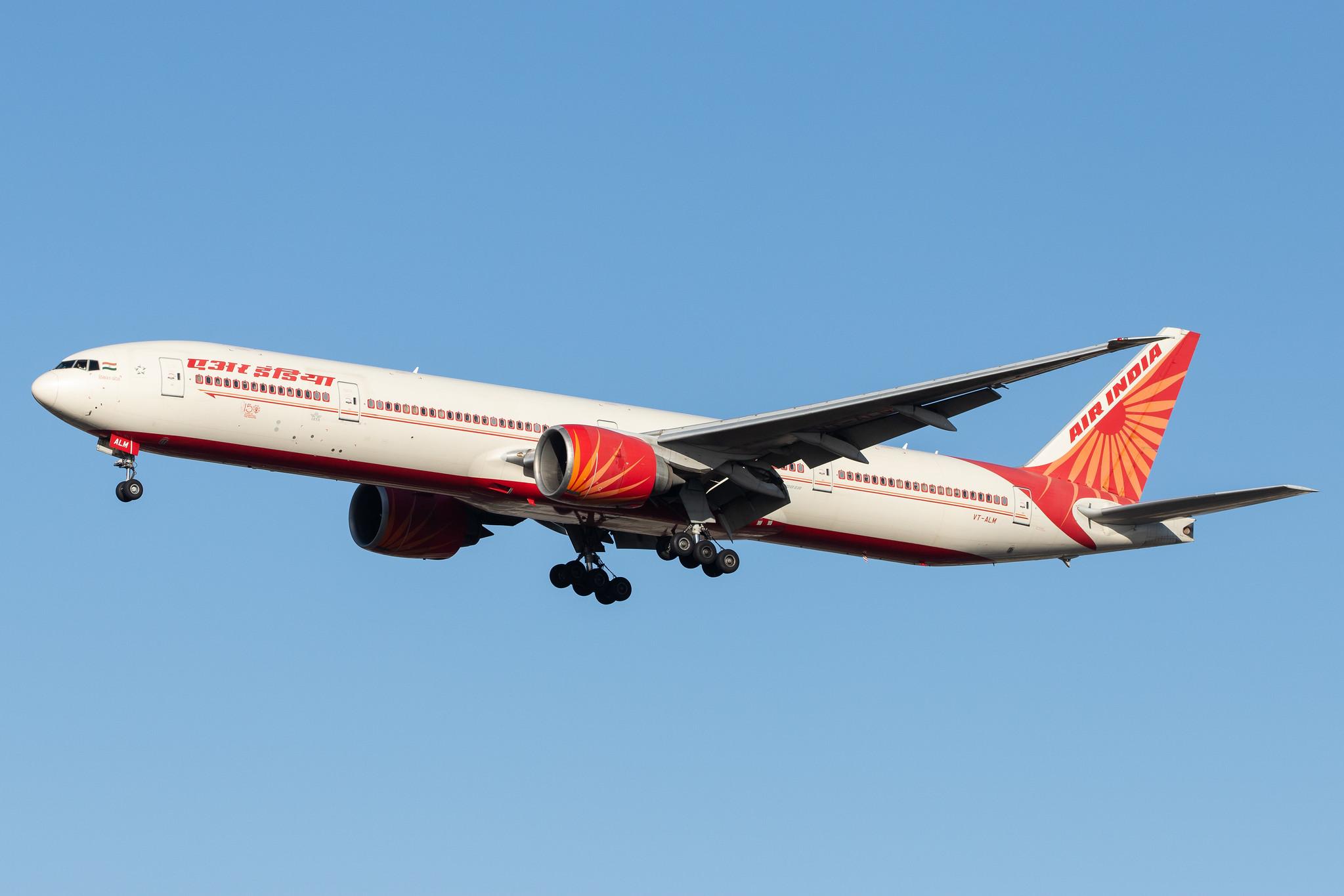 London Heathrow Airport: Air India (AI / AIC) |  Boeing 777-337(ER) B77W | VT-ALM | MSN 36311