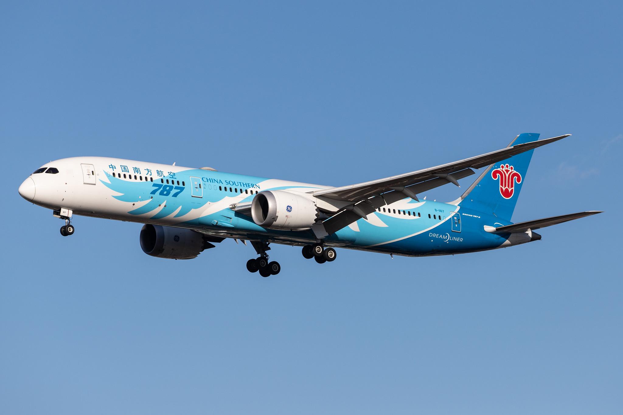 London Heathrow Airport: China Southern Airlines (CZ / CSN) |  Boeing 787-9 Dreamliner B789 | B-1167 | MSN 38796