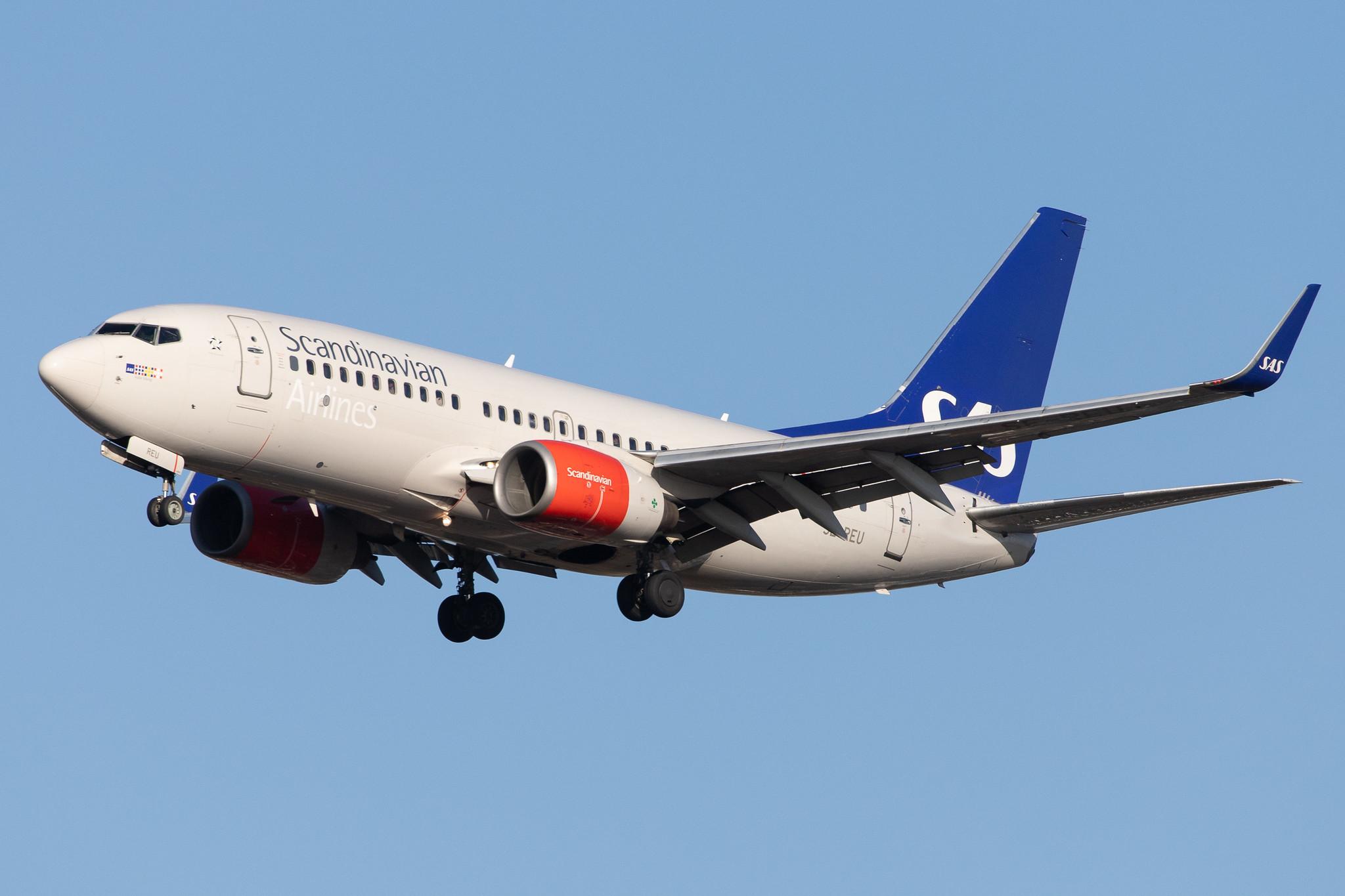 London Heathrow Airport: SAS (SK / SAS) |  Boeing 737-76N B737 | SE-REU | MSN 33005