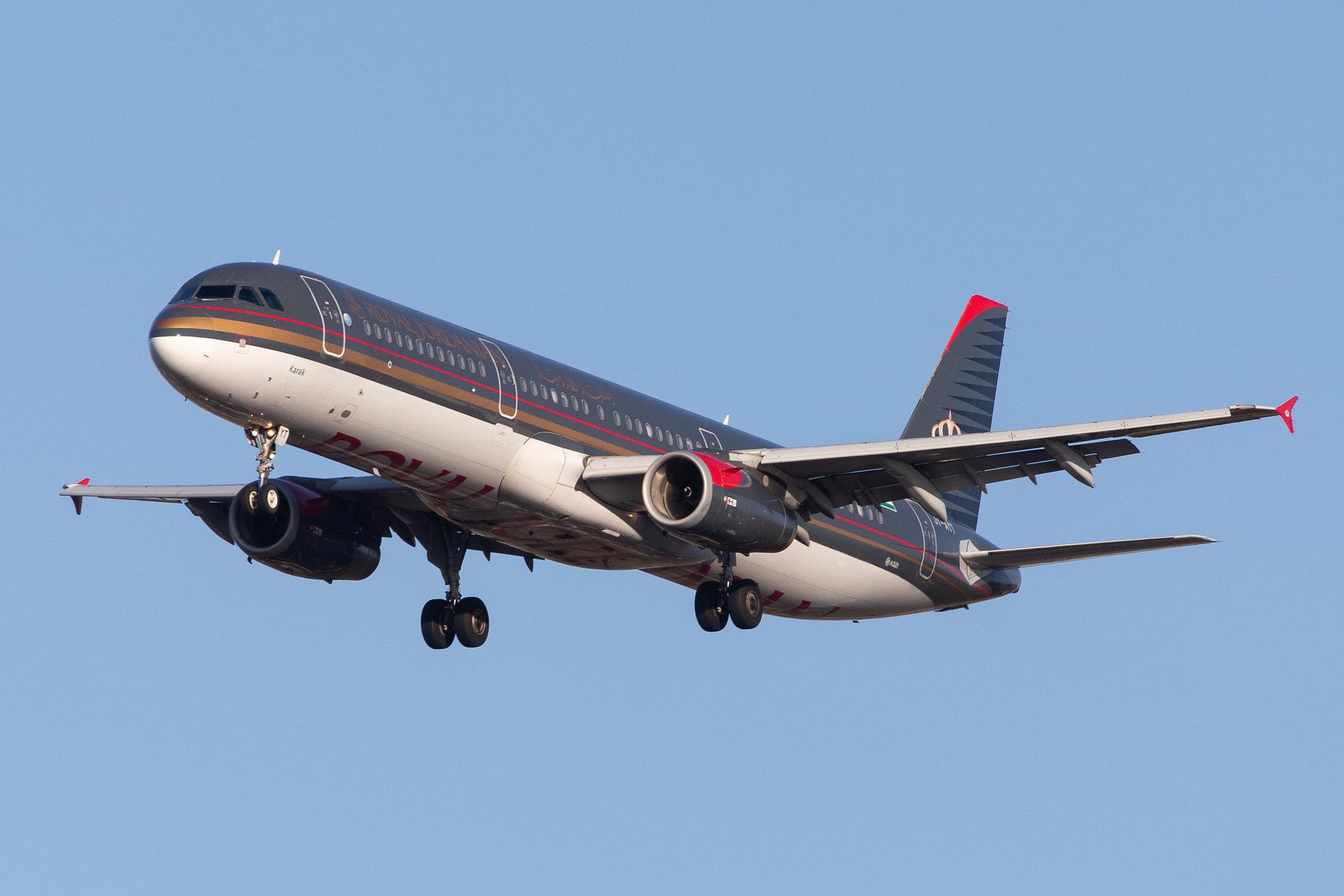 London Heathrow Airport: Royal Jordanian (RJ / RJA) |  Airbus A321-231 A321 | JY-AYT | MSN 5099