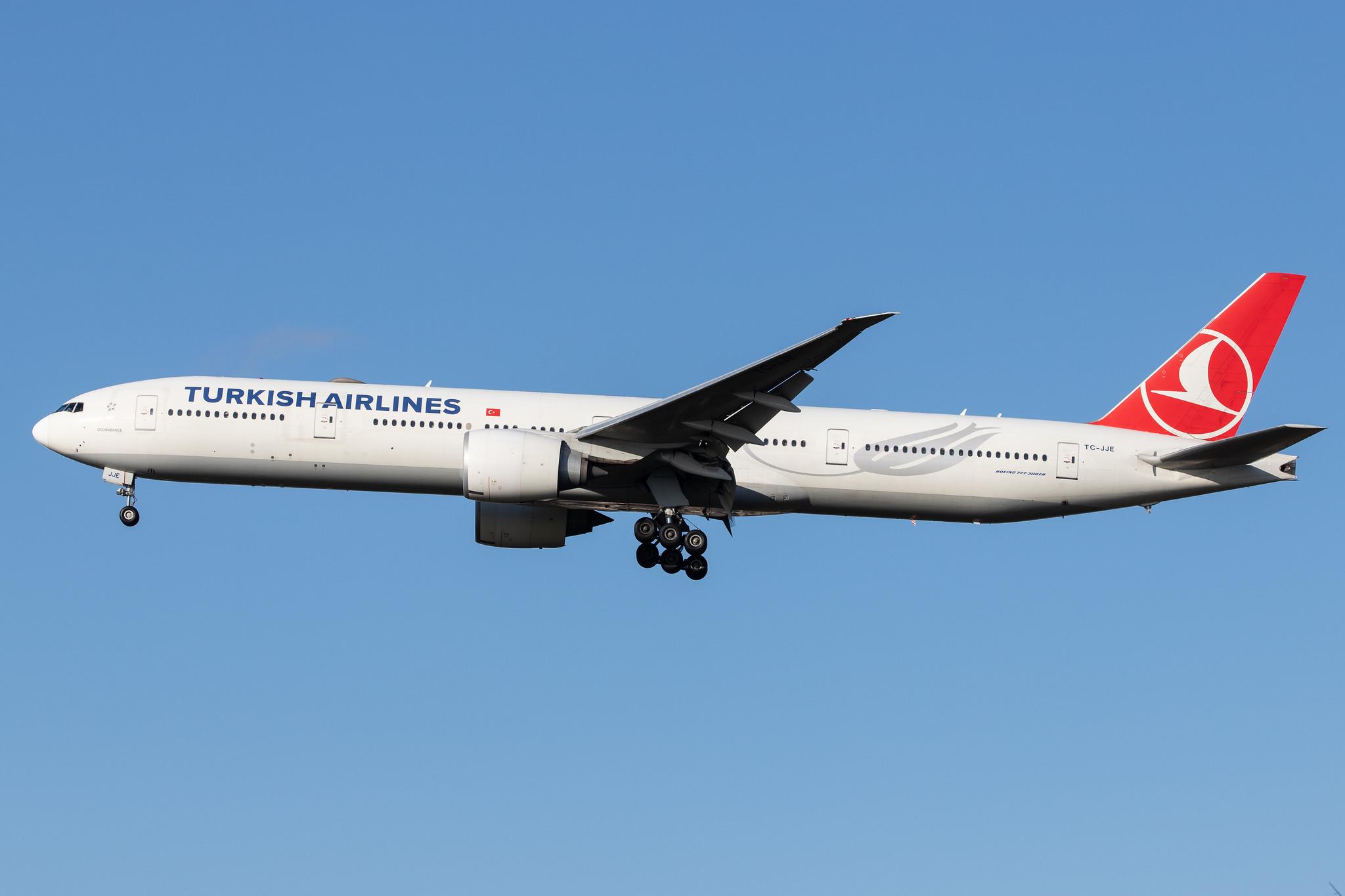 London Heathrow Airport: Turkish Airlines (TK / THY) |  Boeing 777-3F2(ER) B77W | TC-JJE | MSN 40707