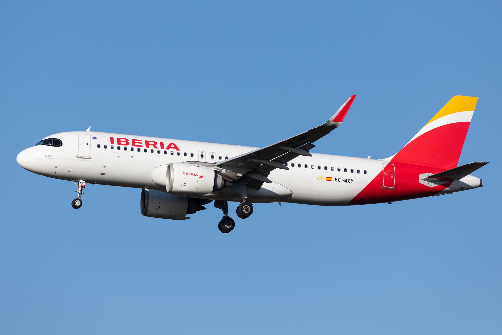 London Heathrow Airport: Iberia (IB / IBE) |  Airbus A320-251N A20N | EC-MXY | MSN 8256