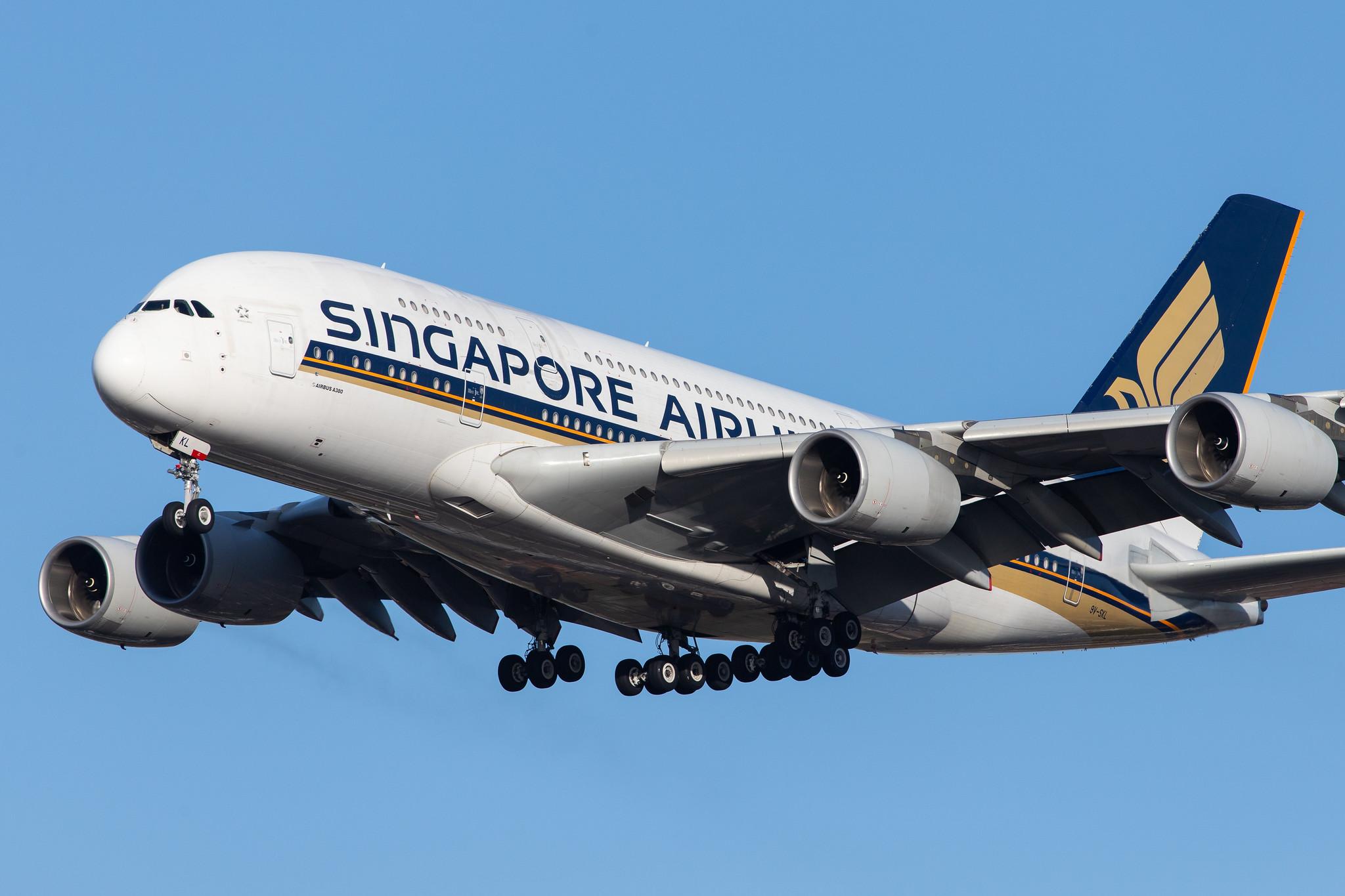 London Heathrow Airport: Singapore Airlines (SQ / SIA) |  Airbus A380-841 A388 | 9V-SKL | MSN 058