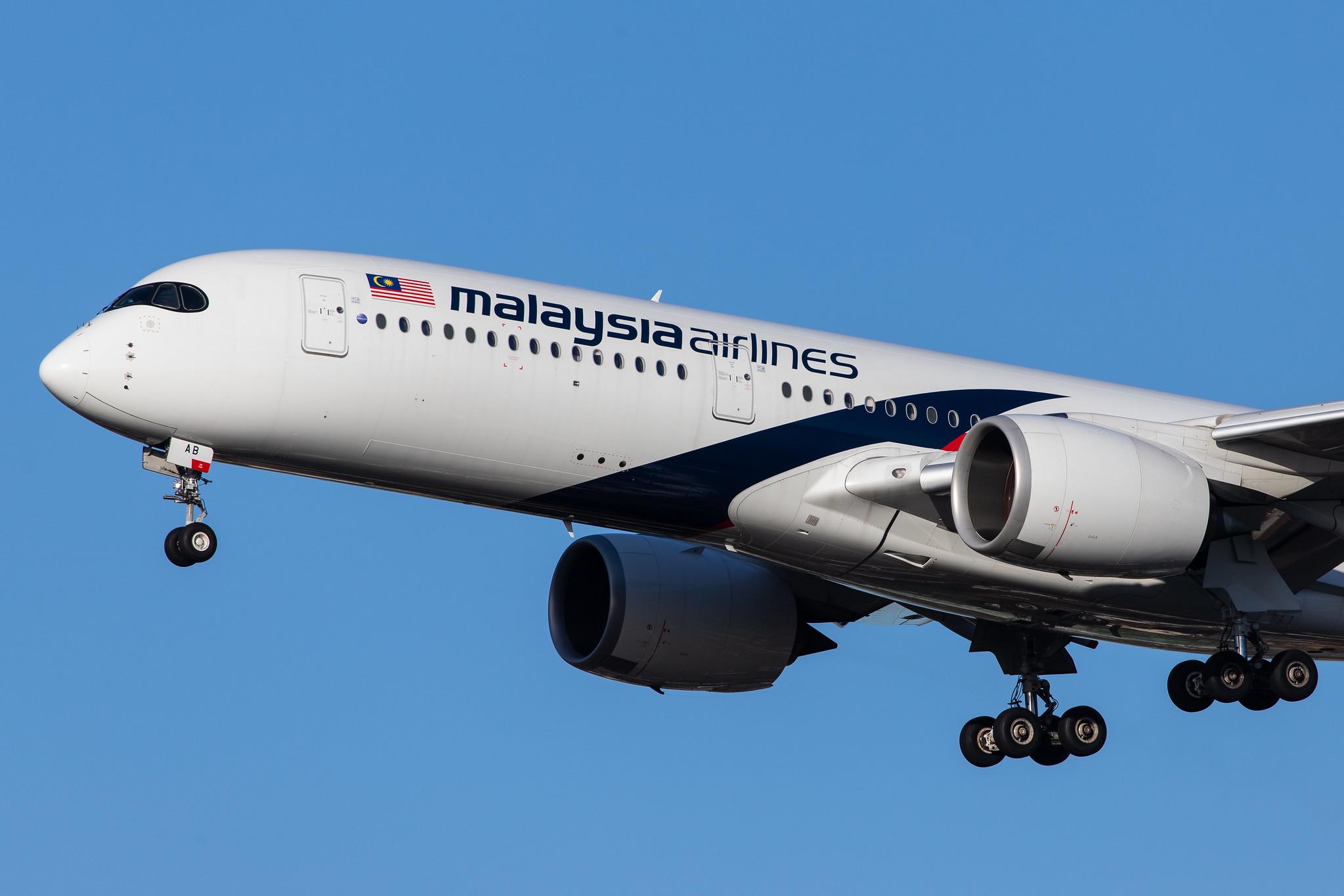 London Heathrow Airport: Malaysia Airlines (MH / MAS) |  Airbus A350-941 A359 | 9M-MAB | MSN 159