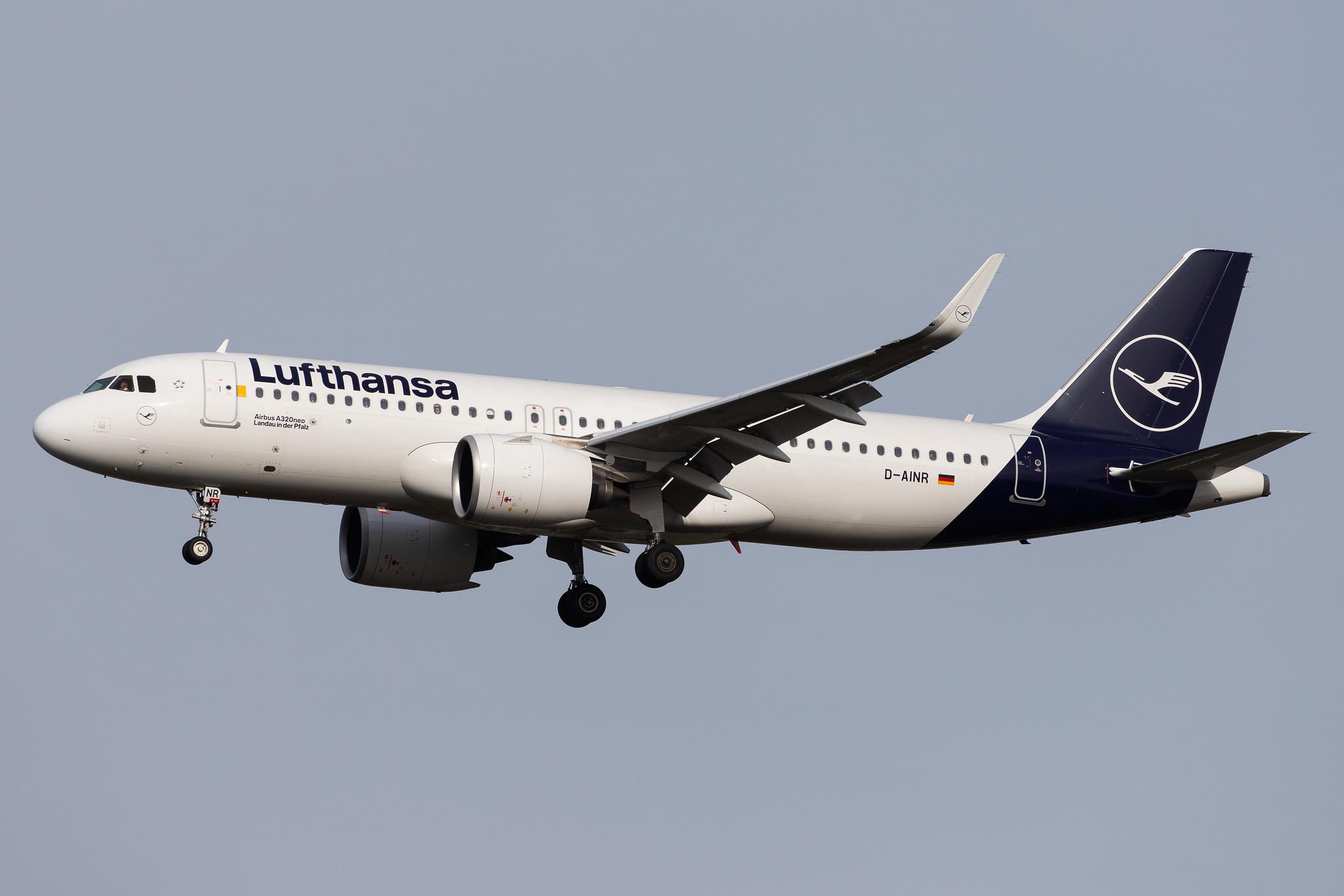 London Heathrow Airport: Lufthansa (LH / DLH) |  Airbus A320-271N A20N | D-AINR | MSN 8725