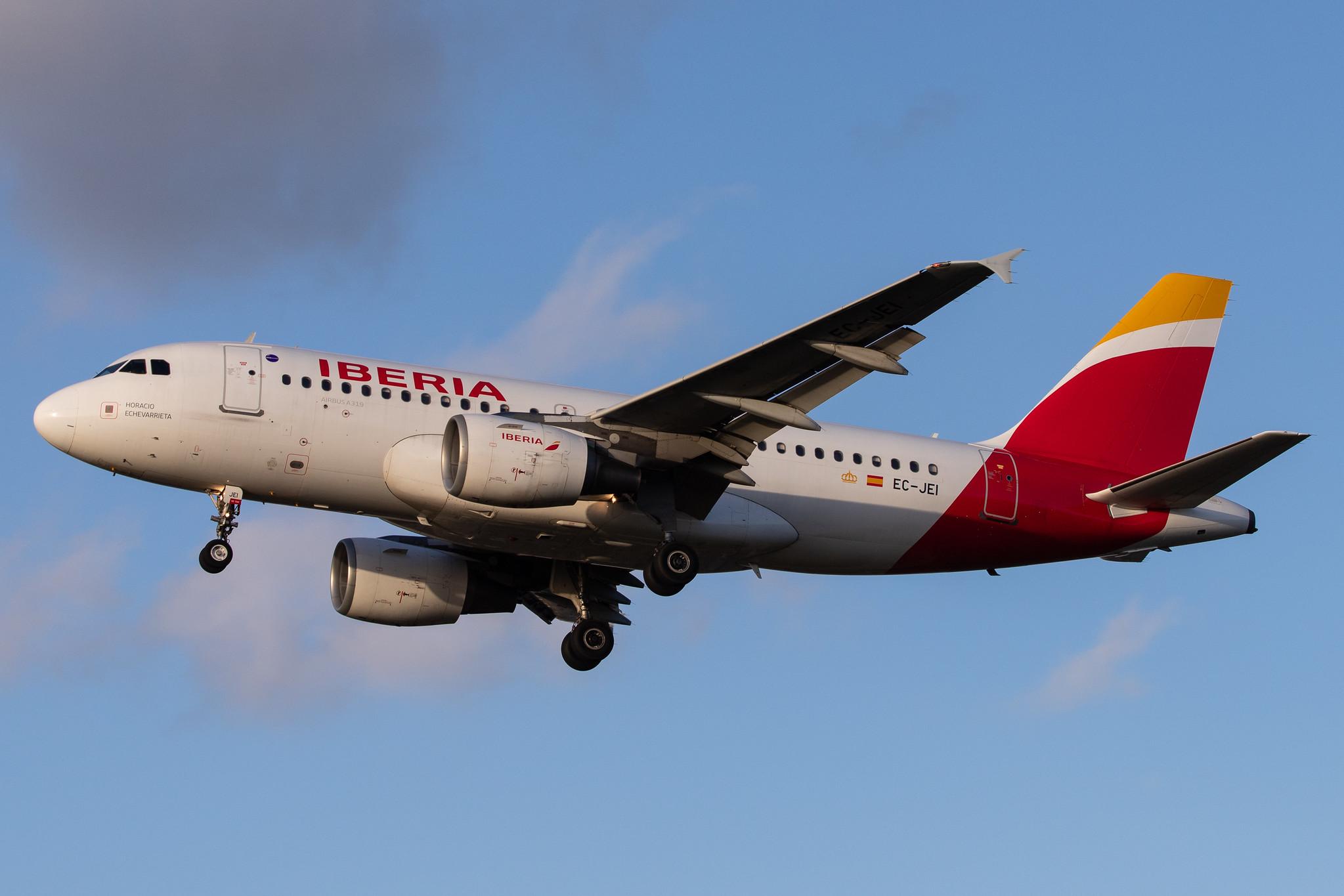 London Heathrow Airport: Iberia (IB / IBE) |  Airbus A319-111 A319 | EC-JEI | MSN 2311
