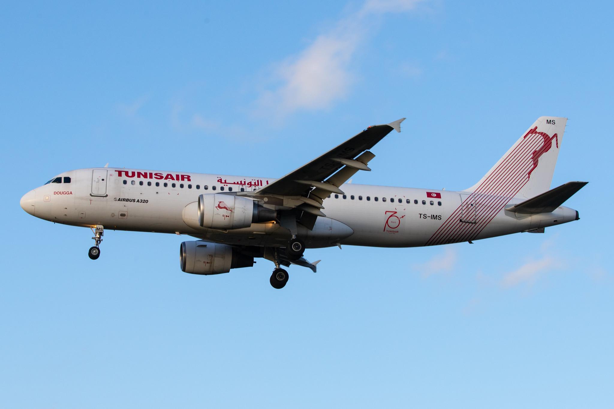 London Heathrow Airport: Tunisair (TU / TAR) |  Airbus A320-214 A320 | TS-IMS | MSN 4689