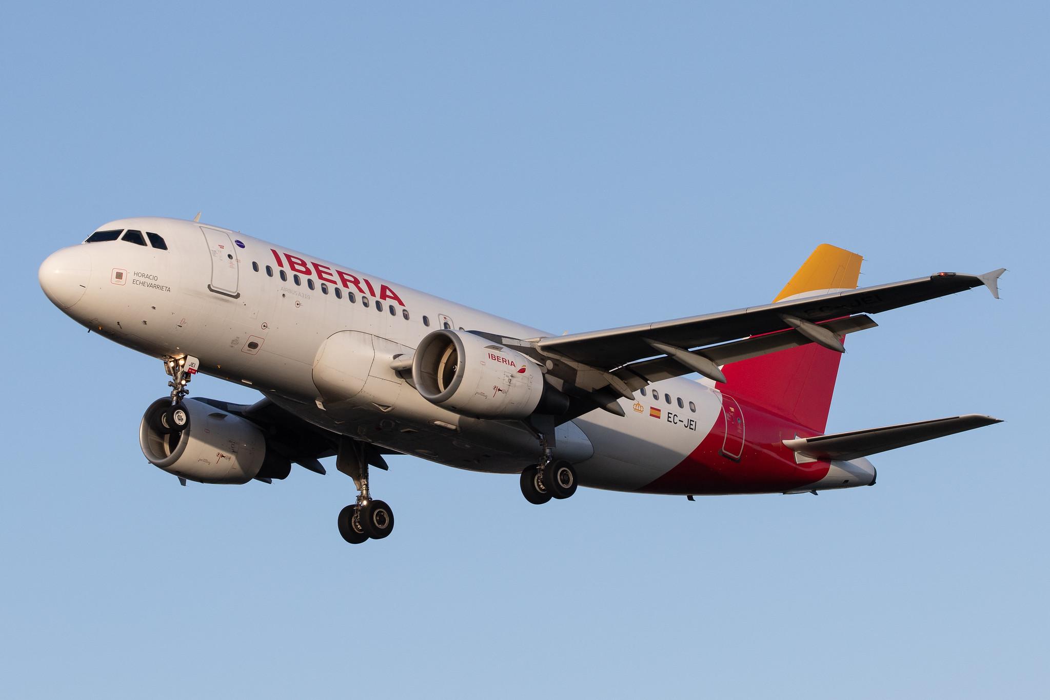 London Heathrow Airport: Iberia (IB / IBE) |  Airbus A319-111 A319 | EC-JEI | MSN 2311