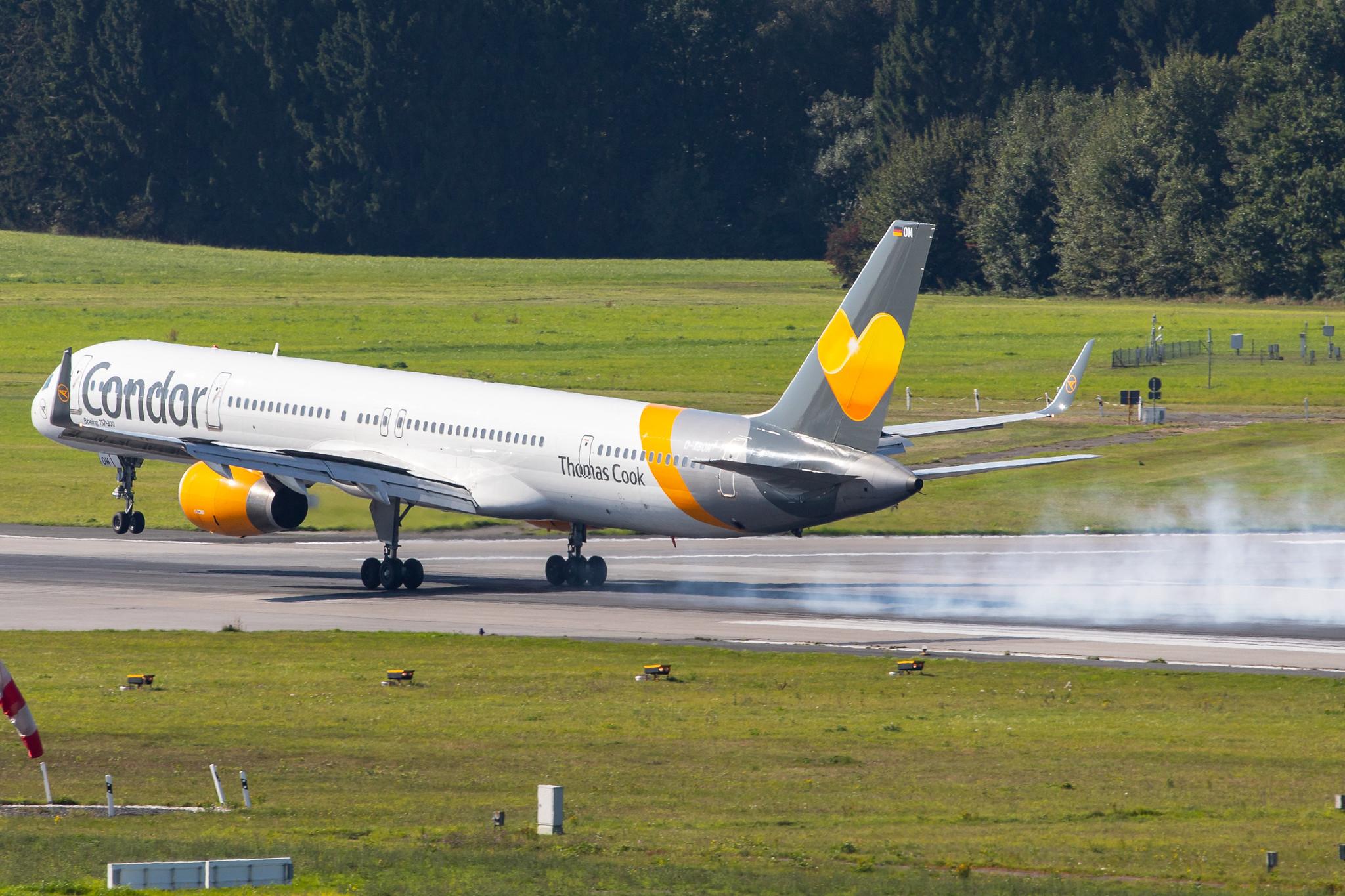Hamburg Airport: Condor (DE / CFG) |  Boeing 757-330 B753 | D-ABOM | MSN 29022