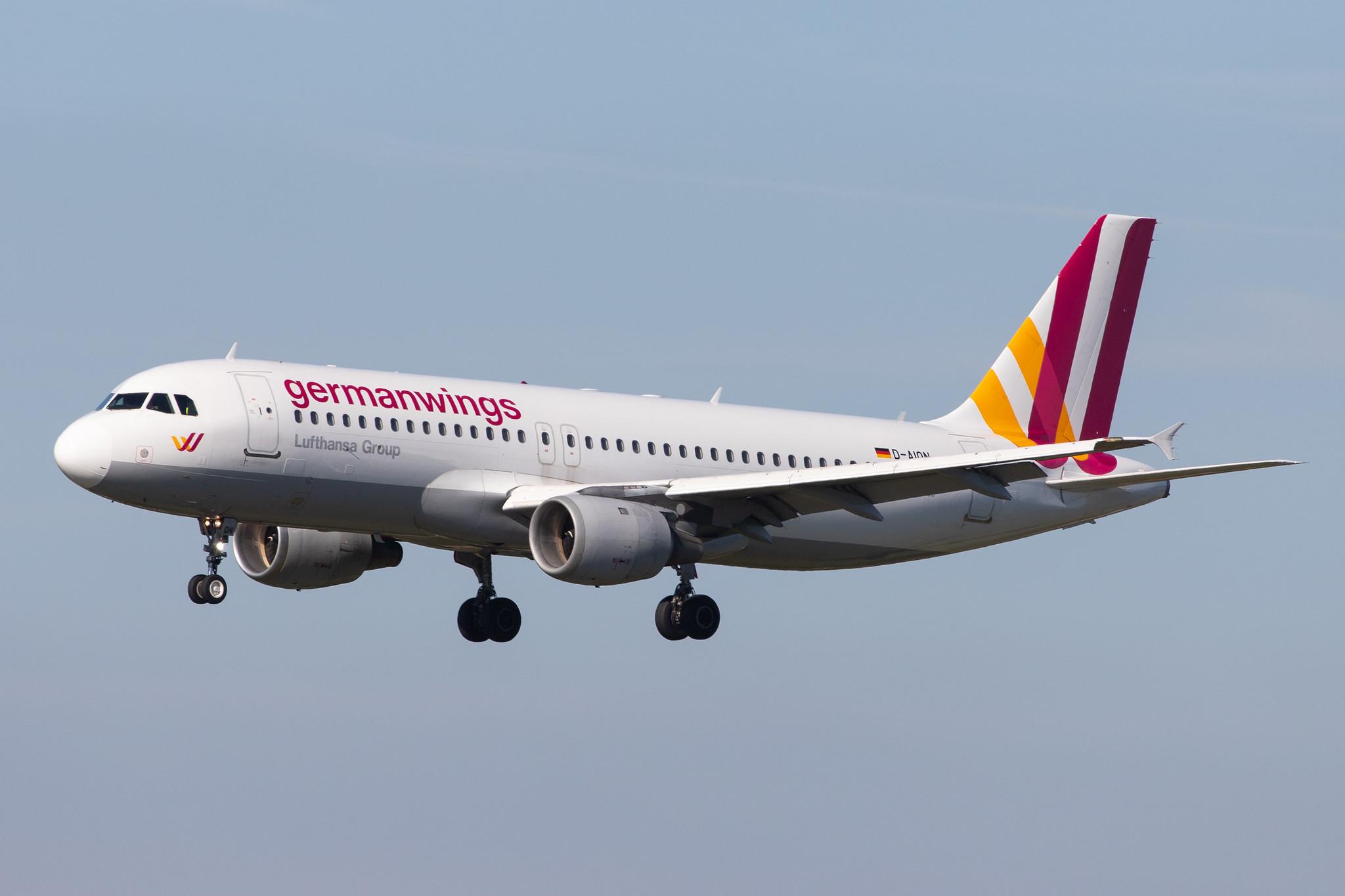 Hamburg Airport: Eurowings (EW / EWG) | Operator: Germanwings |  Airbus A320-211 A320 | D-AIQN | MSN 0269