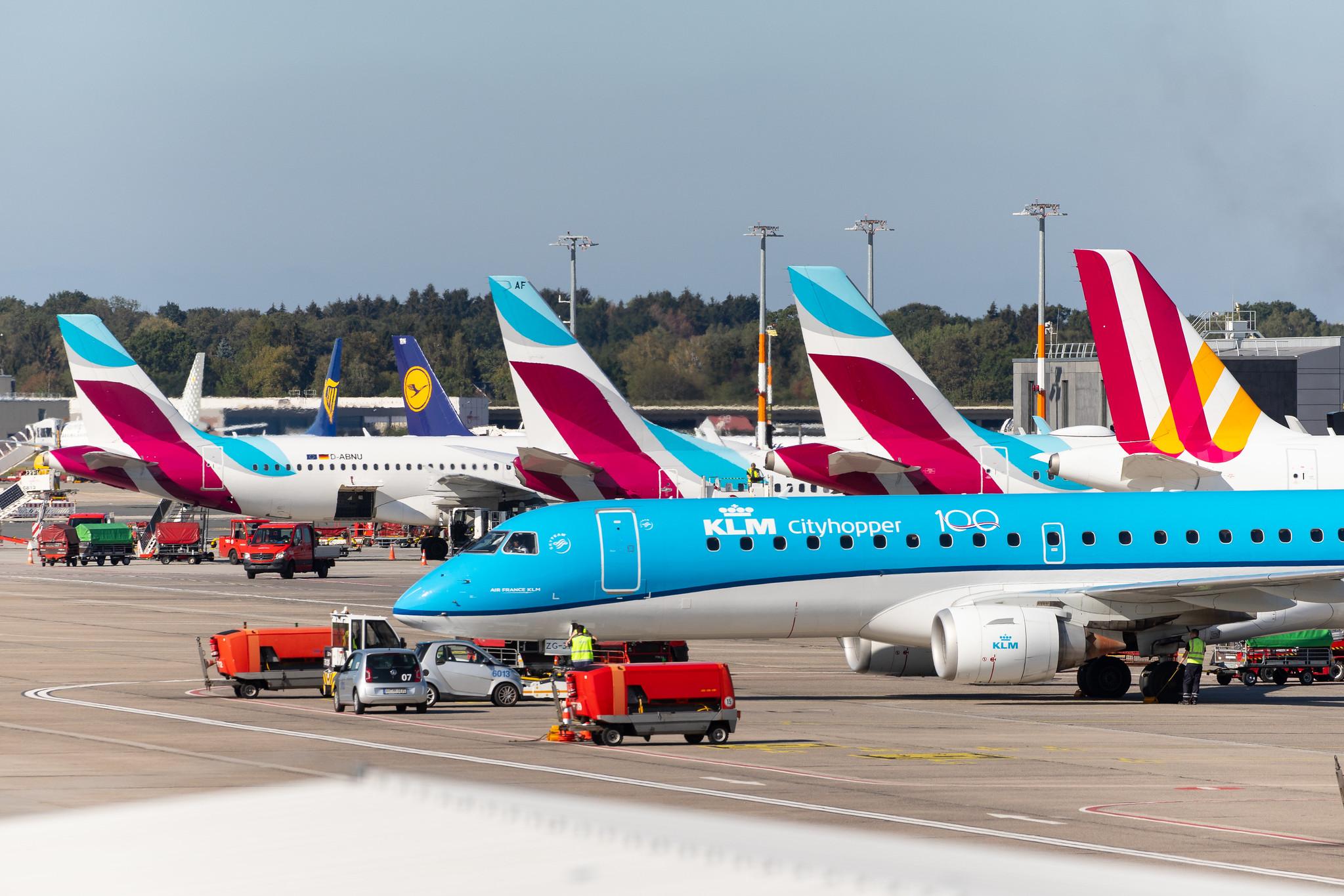 Hamburg Airport: KLM (KL / KLM) | Operator: KLM Cityhopper |  Embraer ERJ-190STD E190 | PH-EZG | MSN 19000315