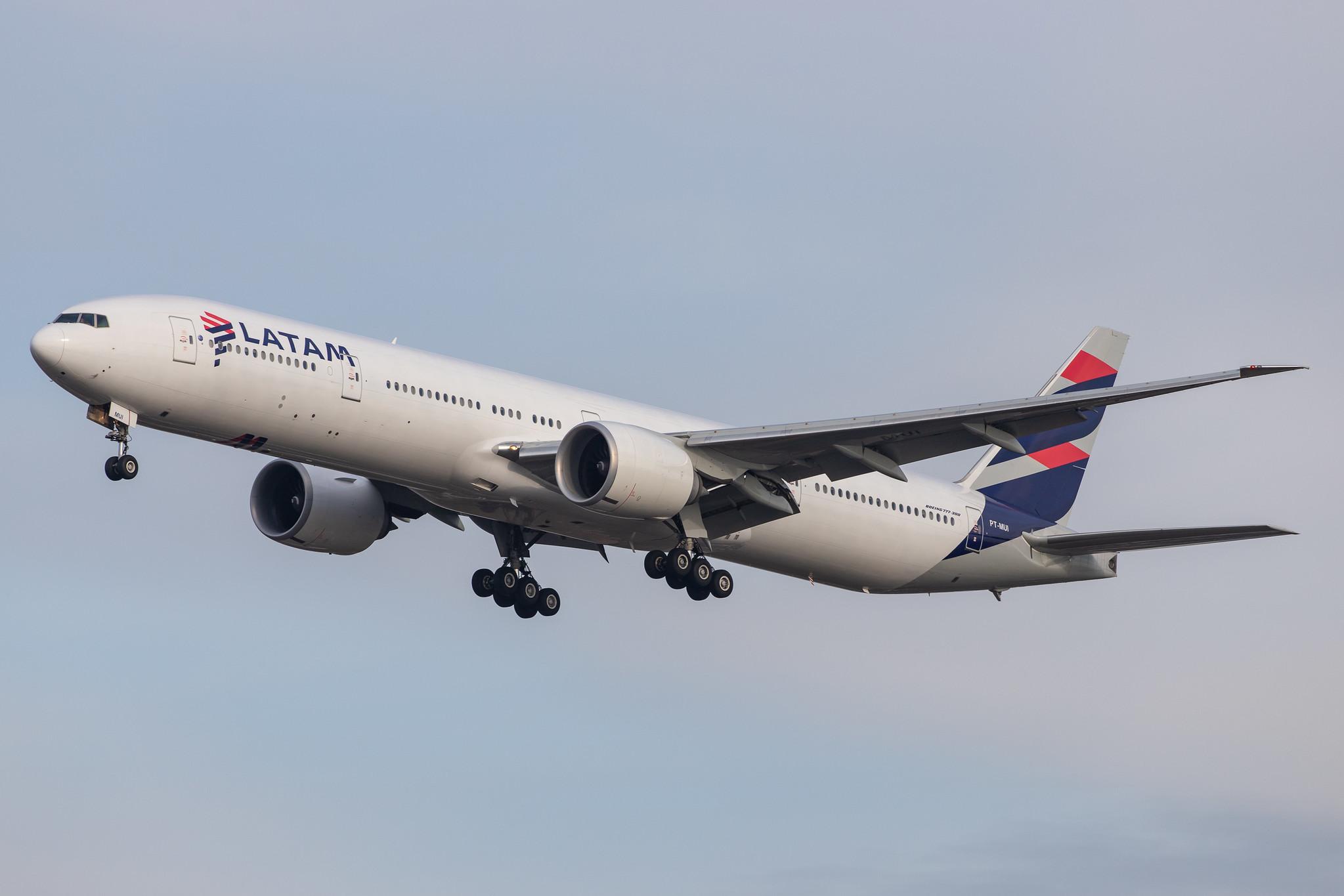 London Heathrow Airport: LATAM Airlines (LA / LAN) | Operator: LATAM Brasil |  Boeing 777-32W(ER) B77W | PT-MUI | MSN 40589