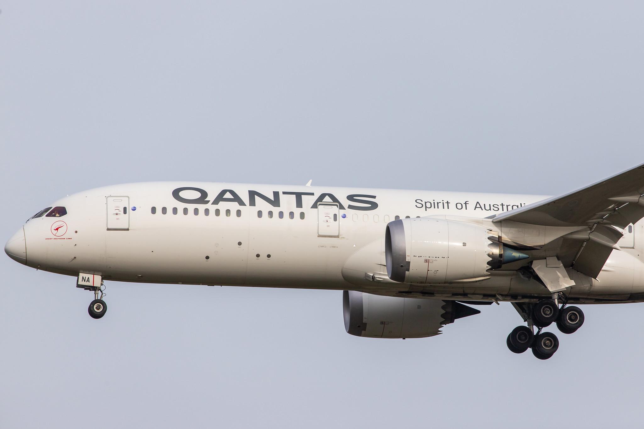 London Heathrow Airport: Qantas (QF / QFA) |  Boeing 787-9 Dreamliner B789 | VH-ZNA | MSN 39038