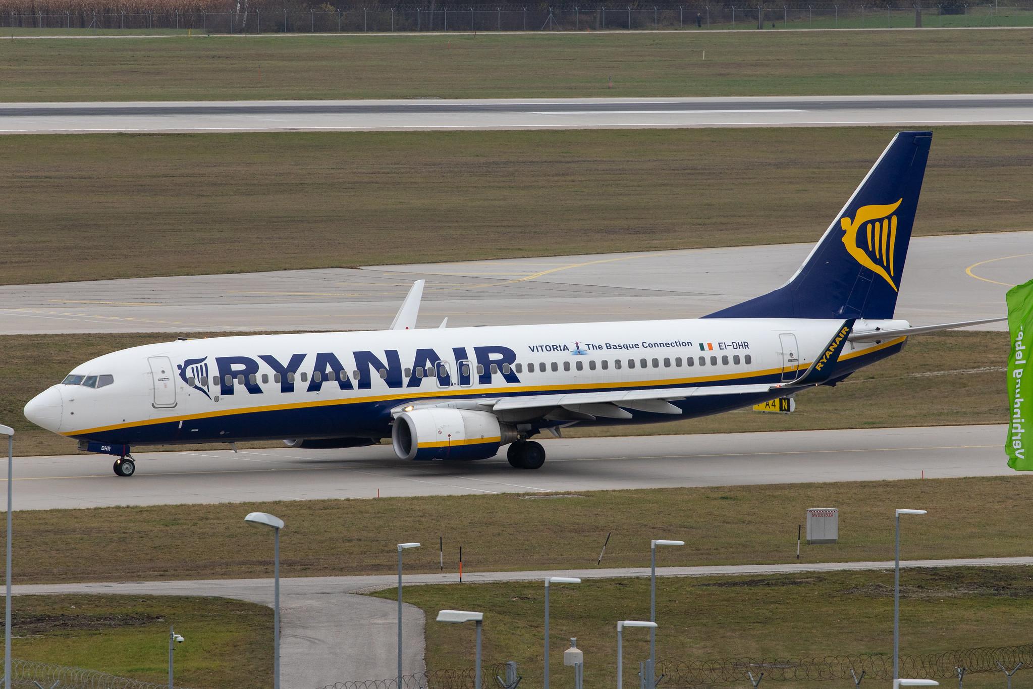 Munich Airport: Ryanair (FR / RYR) |  Boeing 737-8AS B738 | EI-DHR | MSN 33822