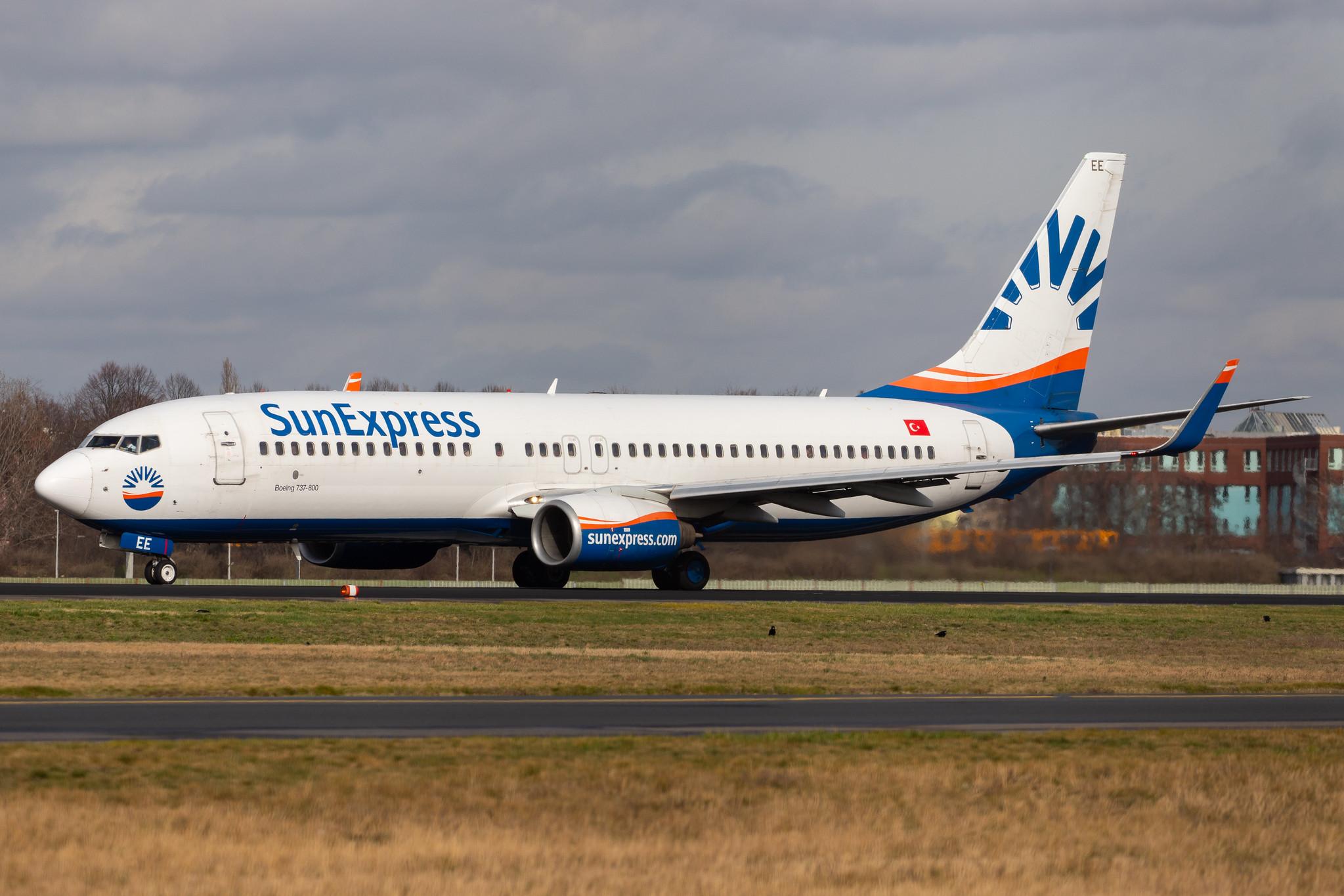 Flughafen Berlin Tegel (TXL): SunExpress (XQ / SXS) |  Boeing 737-8CX B738 | TC-SEE | MSN 32363