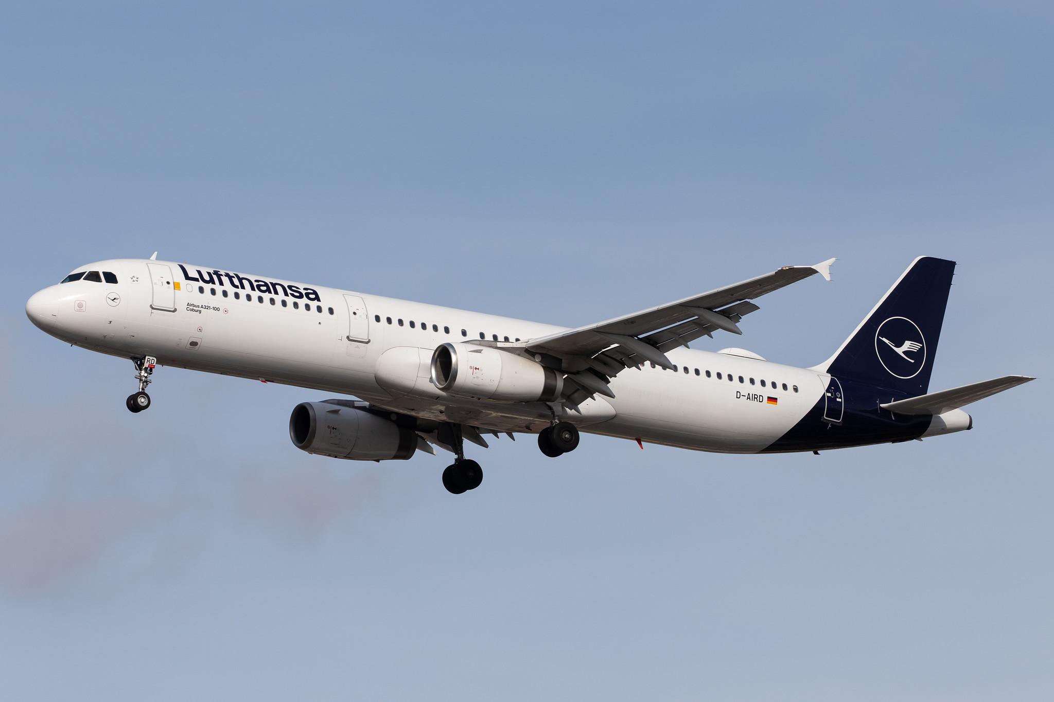 Flughafen Berlin Tegel (TXL): Lufthansa (LH / DLH) |  Airbus A321-131 A321 | D-AIRD | MSN 0474