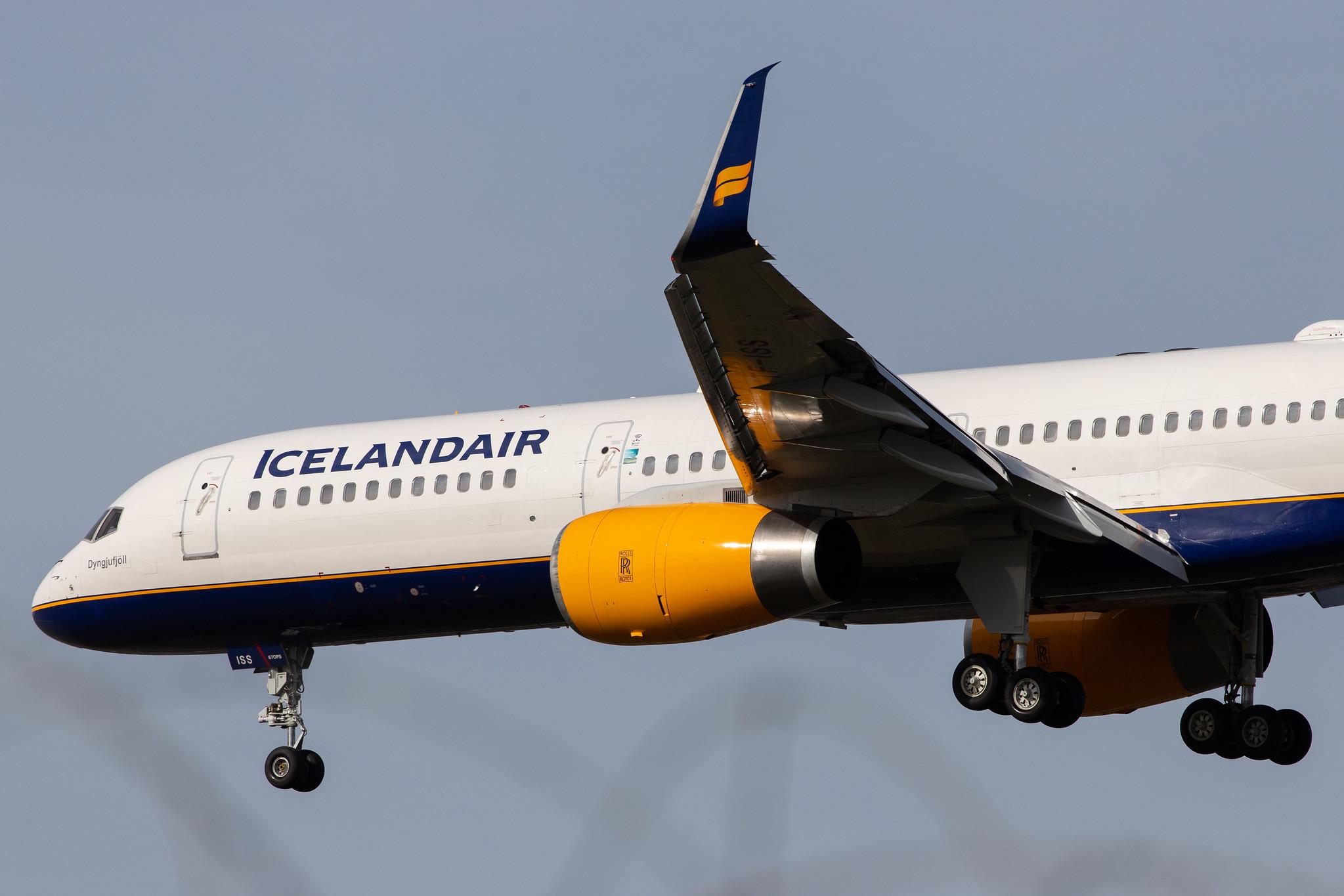 Flughafen Berlin Tegel (TXL): Icelandair (FI / ICE) |  Boeing 757-223 B752 | TF-ISS | MSN 27447