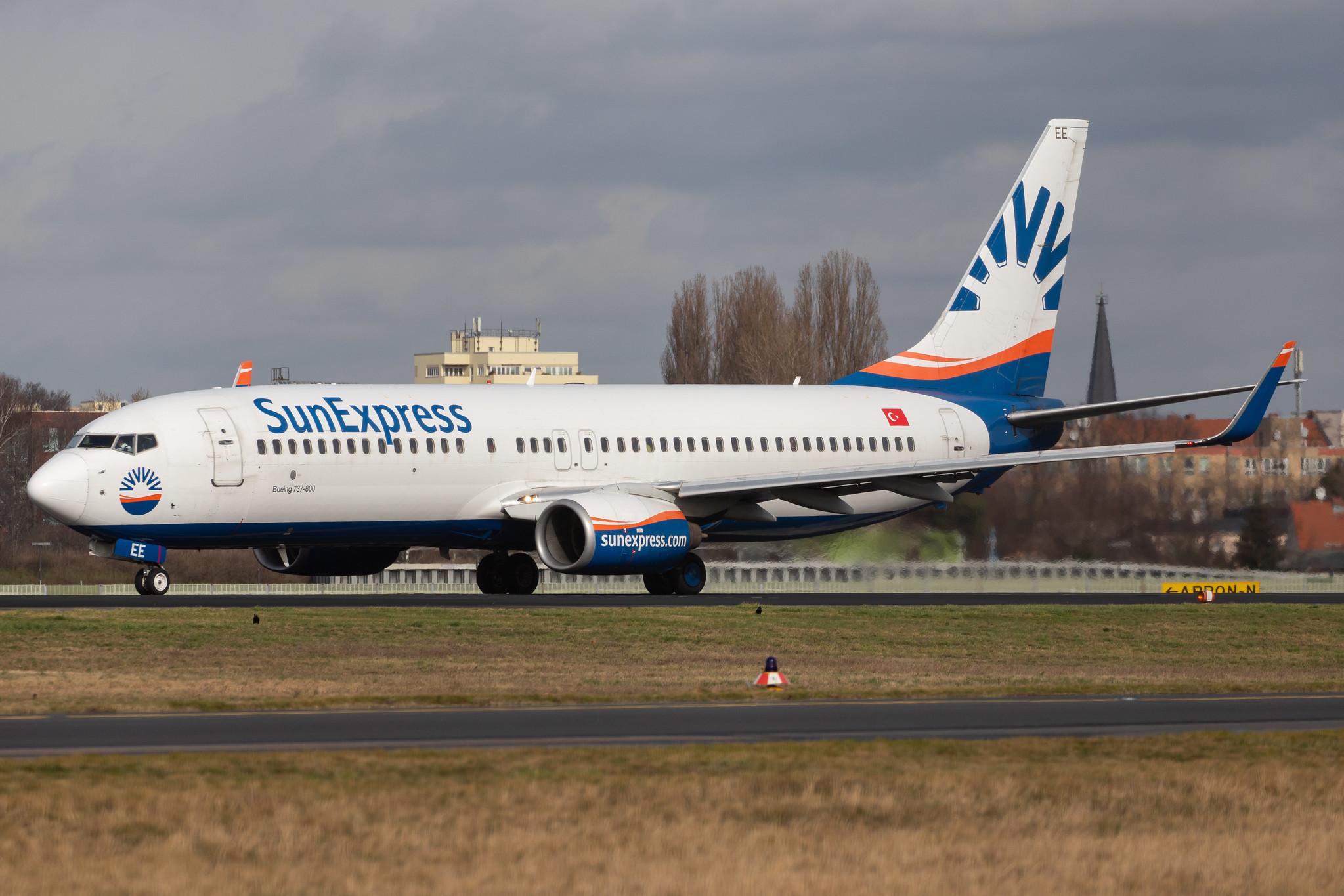 Flughafen Berlin Tegel (TXL): SunExpress (XQ / SXS) |  Boeing 737-8CX B738 | TC-SEE | MSN 32363