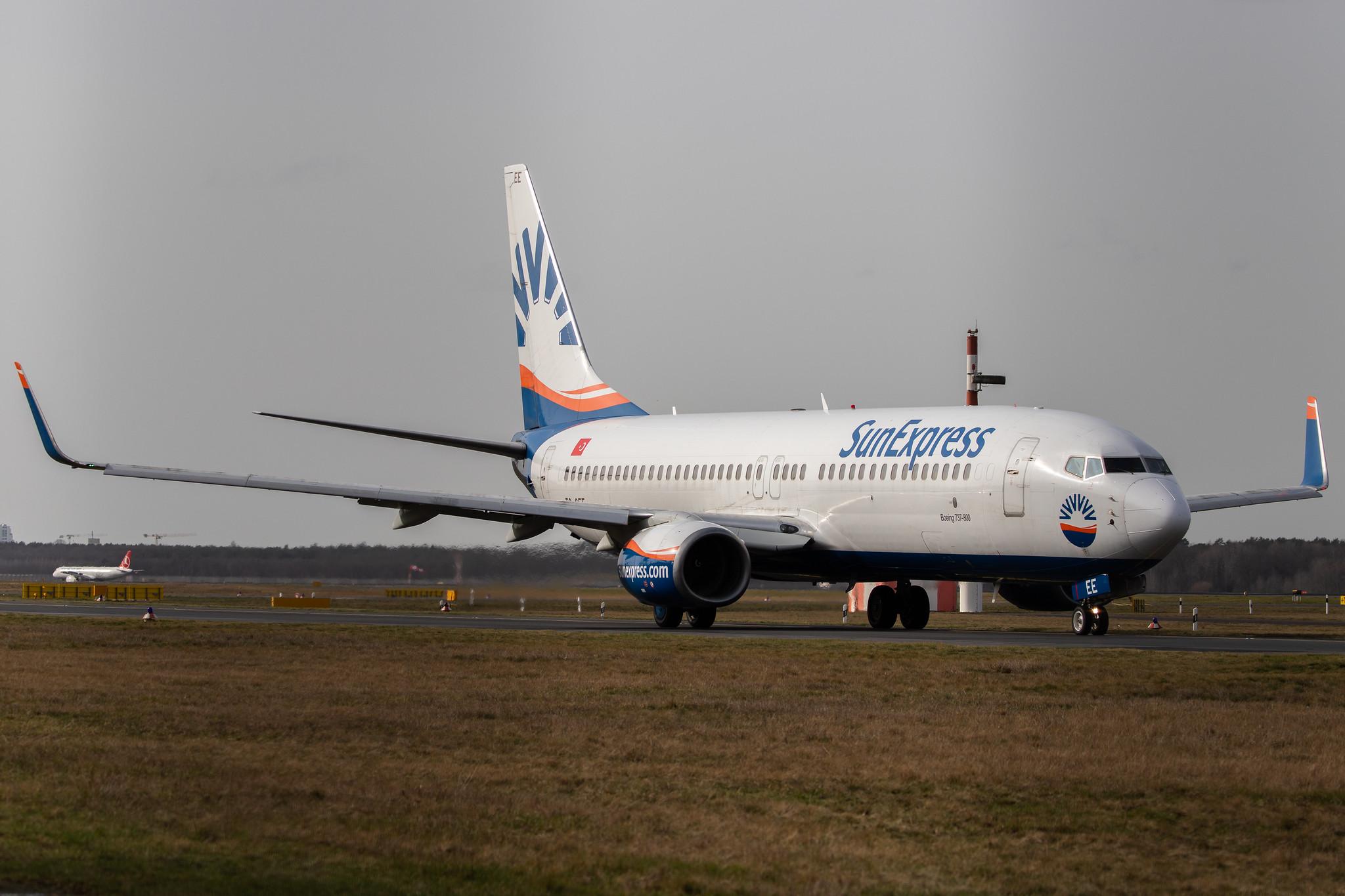 Flughafen Berlin Tegel (TXL): SunExpress (XQ / SXS) |  Boeing 737-8CX B738 | TC-SEE | MSN 32363