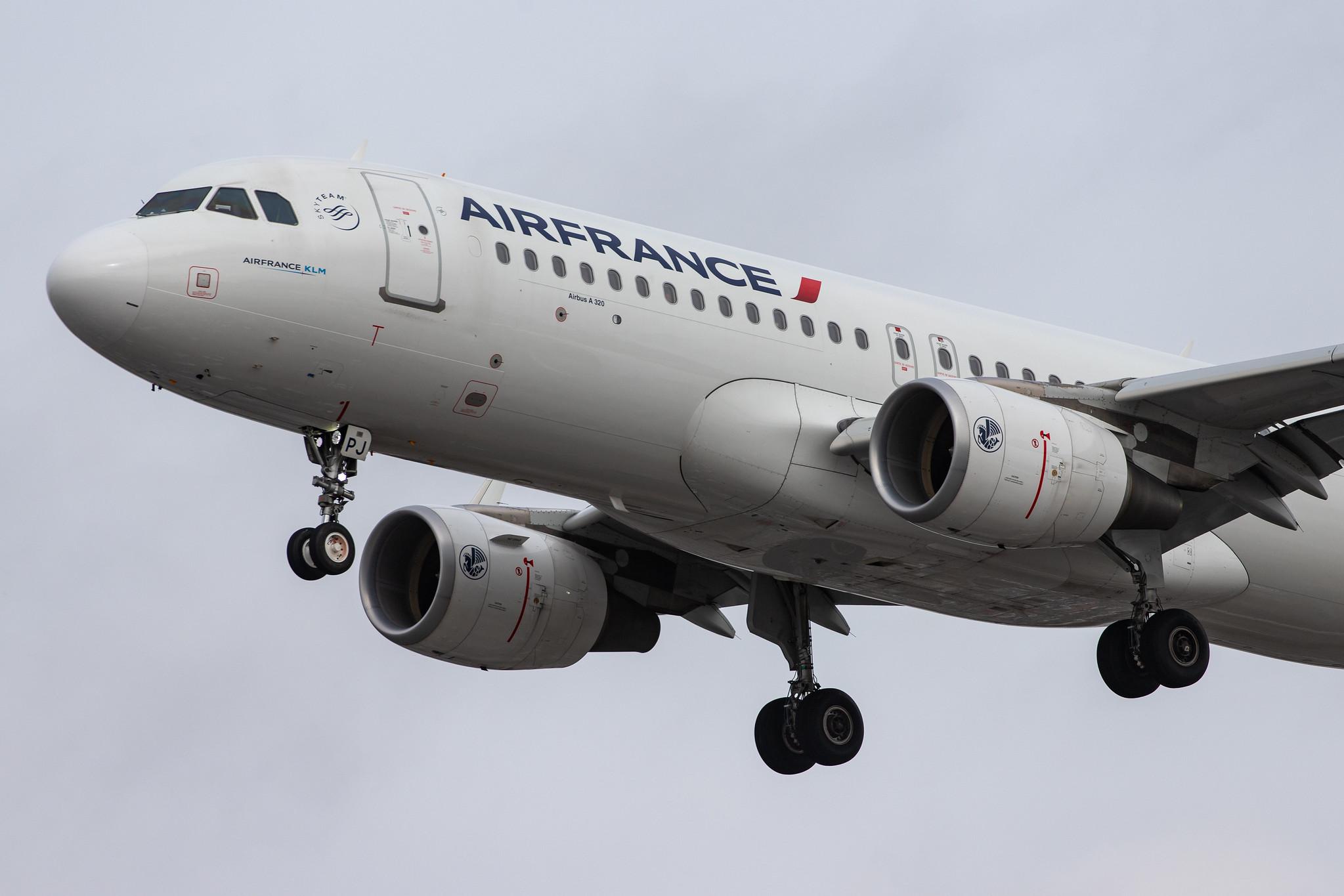 London Heathrow Airport: Air France (AF / AFR) |  Airbus A320-214 A320 | F-HEPJ | MSN 7873