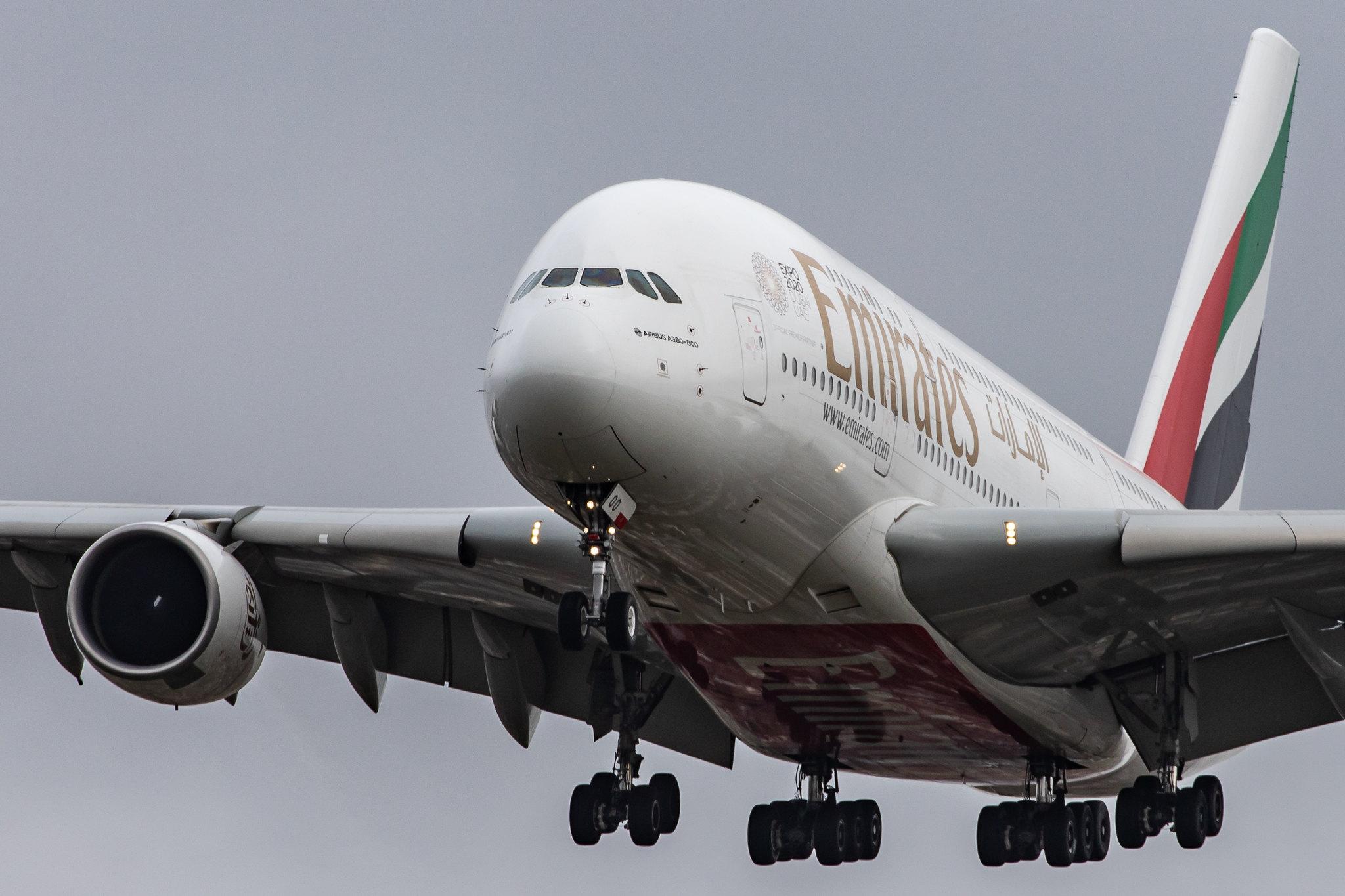 London Heathrow Airport: Emirates (EK / UAE) |  Airbus A380-861 A388 | A6-EOO | MSN 190