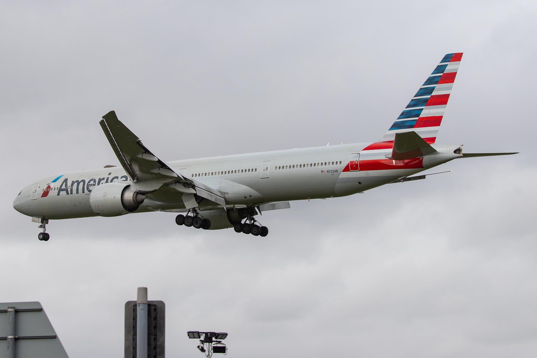 London Heathrow Airport: American Airlines (AA / AAL) |  Boeing 777-323(ER) B77W | N722AN | MSN 31547