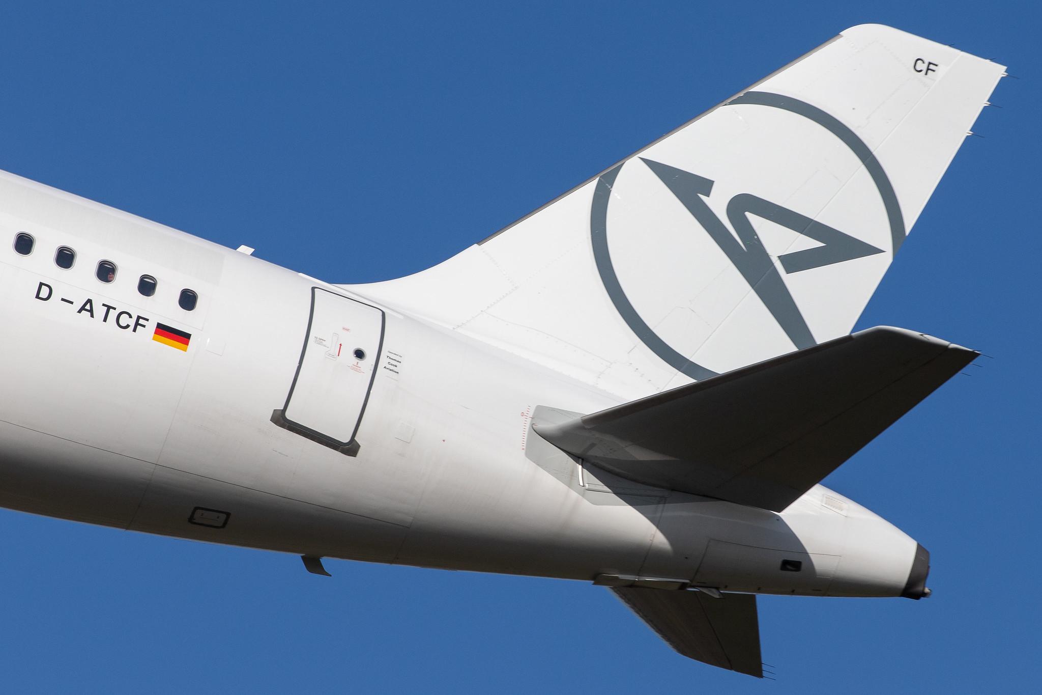 Hamburg Airport: Condor (DE / CFG) |  Airbus A321-211 A321 | D-ATCF | MSN 5843