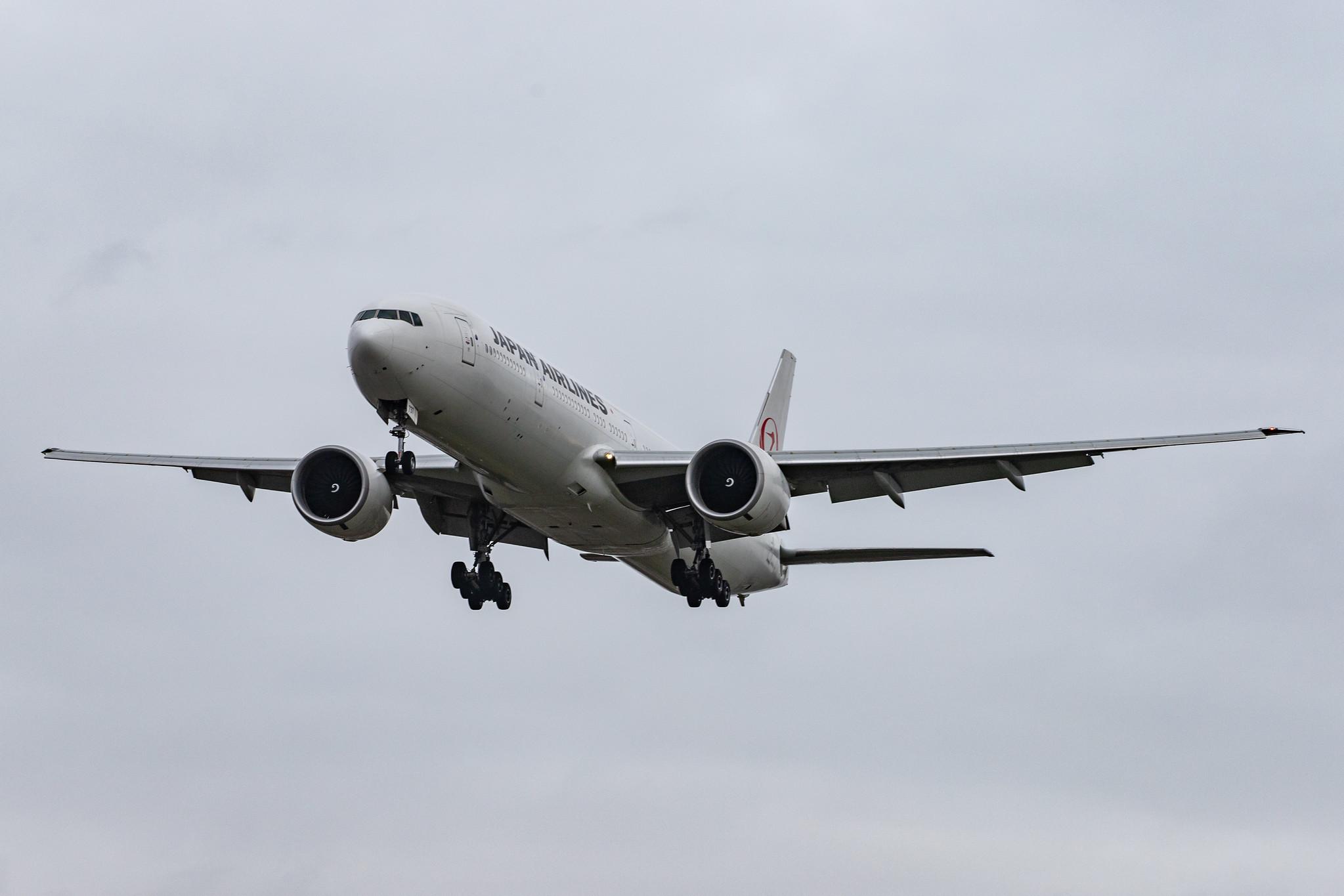 London Heathrow Airport: Japan Airlines (JL / JAL) |  Boeing 777-346(ER) B77W | JA737J | MSN 36126